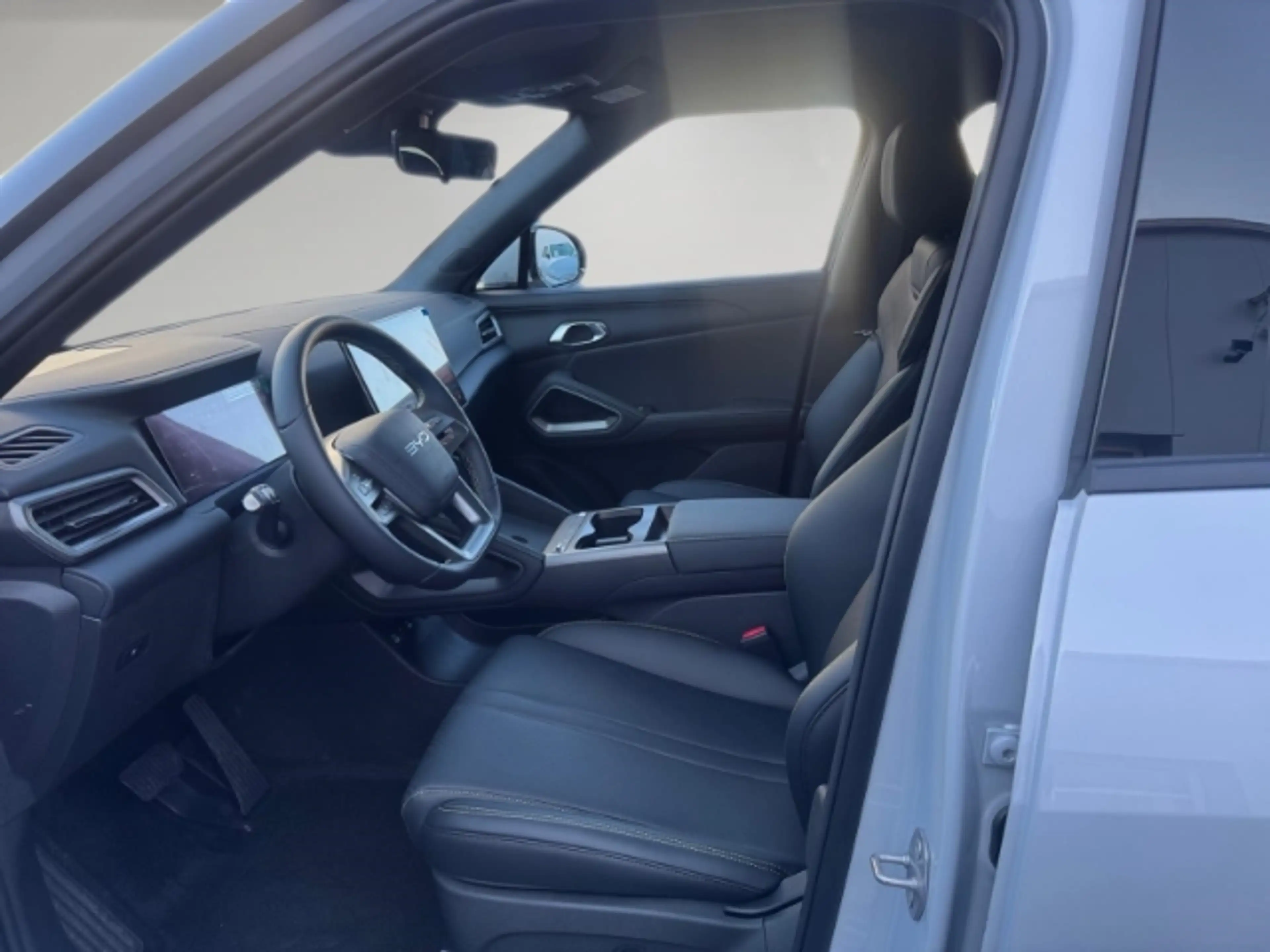 BYD Atto 2 1.5 DM-i Boost/Panorama/Navi/360 Kamera/Sitzheizun — photo 7