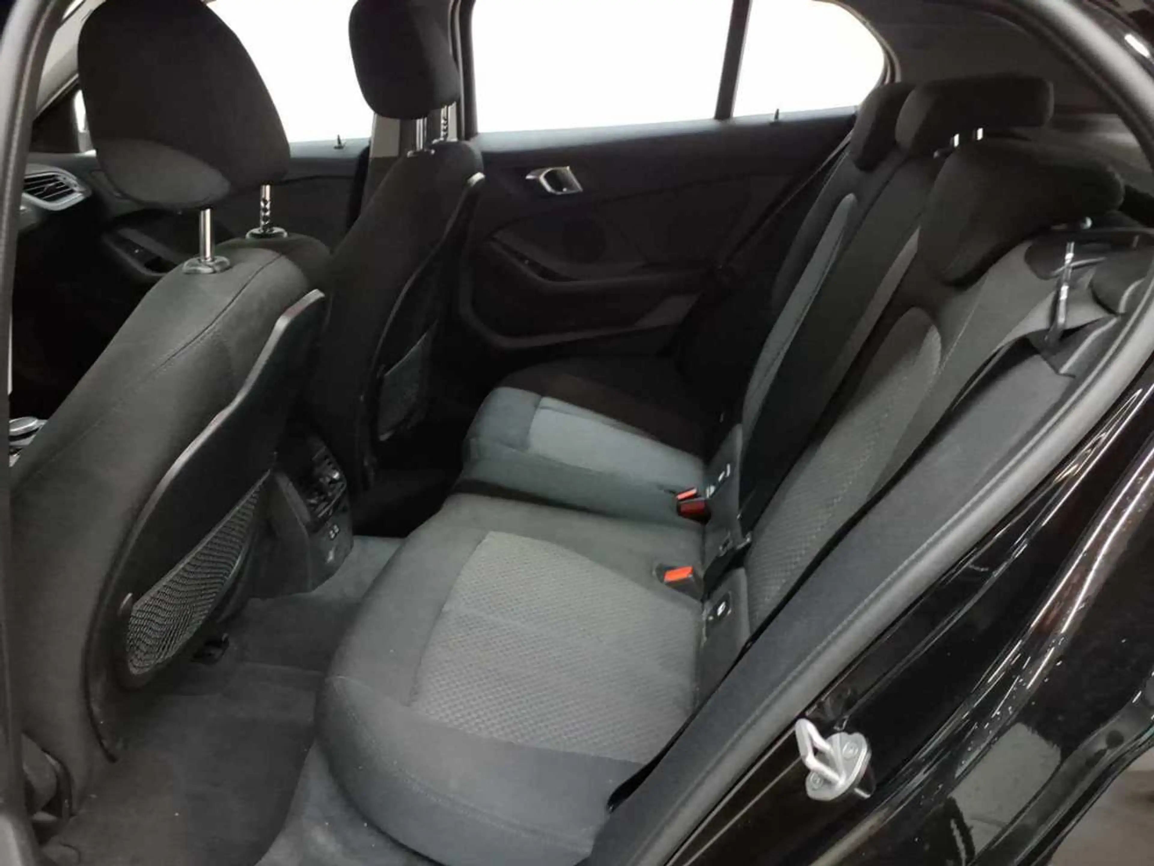 BMW 118 118i Aut. Advantage Navi SHZ LED — photo 13