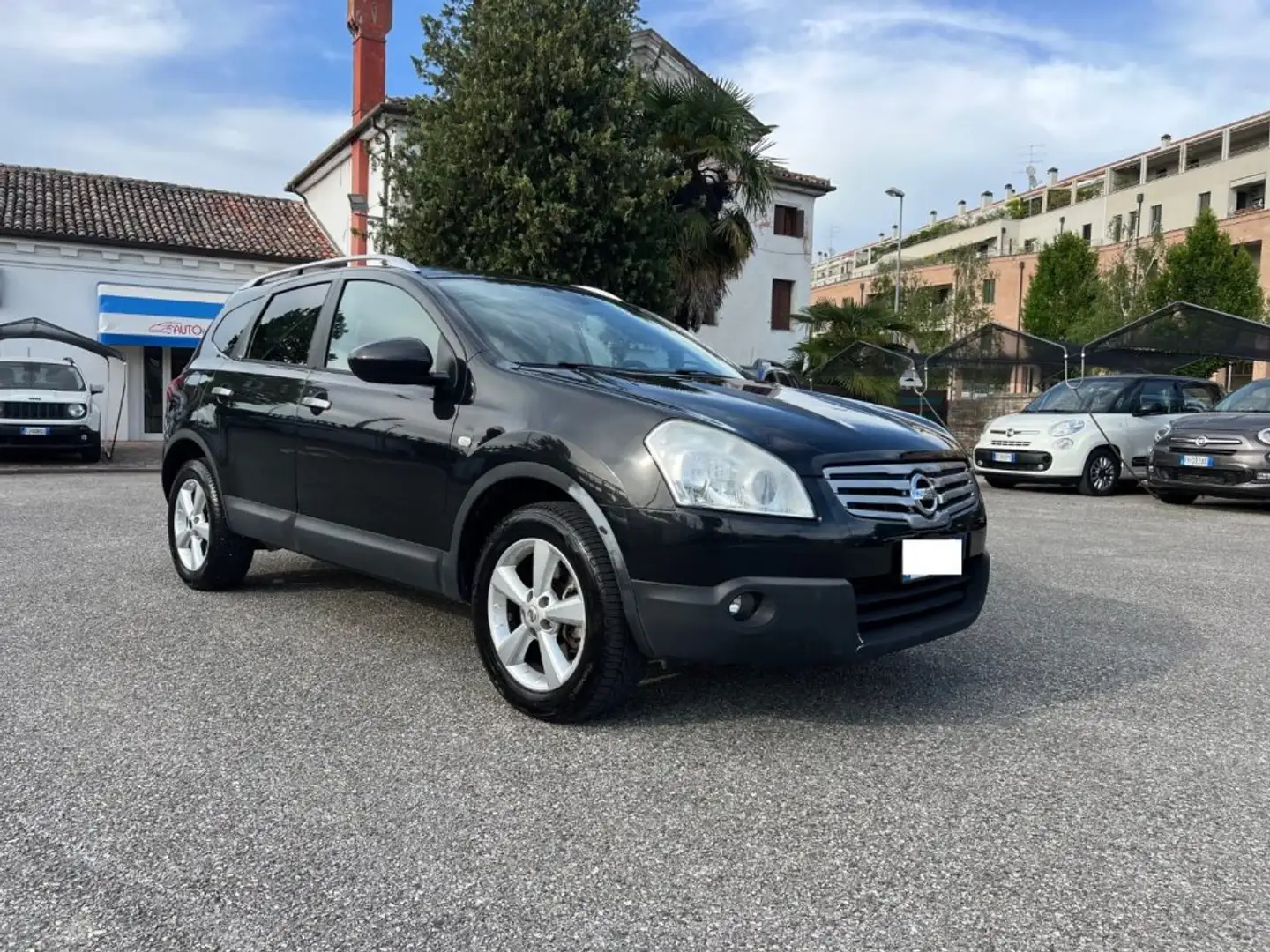 Nissan Qashqai+2 2.0 dCi DPF Tekna 7 POSTI Schwarz - 1