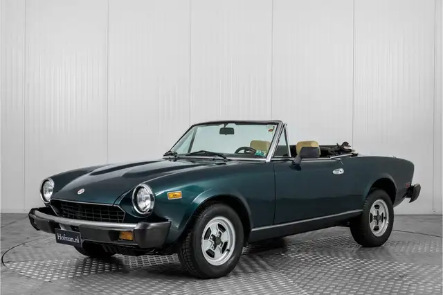 Fiat 124 Spider 2000 .
