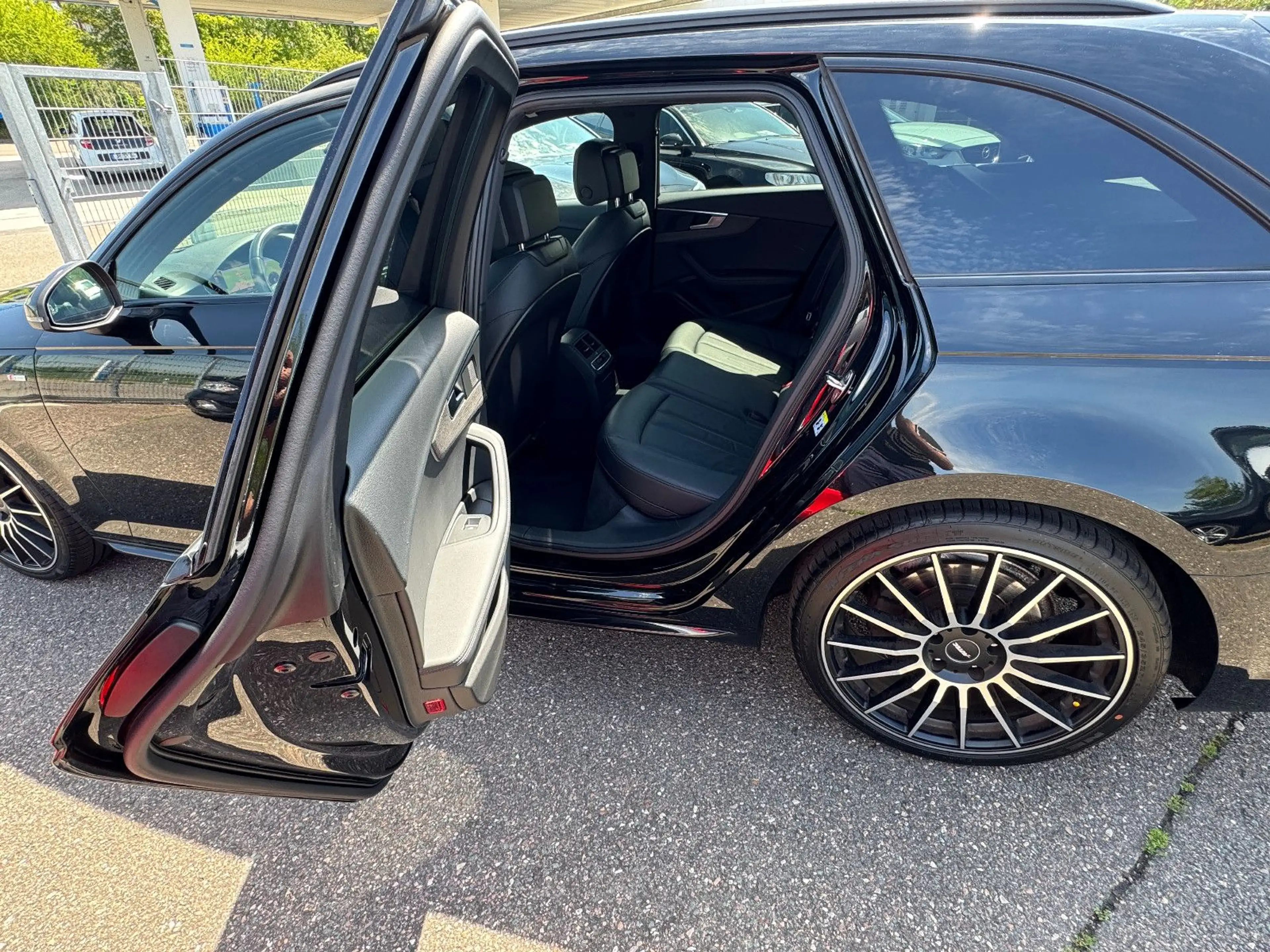 Audi A4 3x S-Line sport Pano Navi Led Acc Tmp Kamera — photo 10