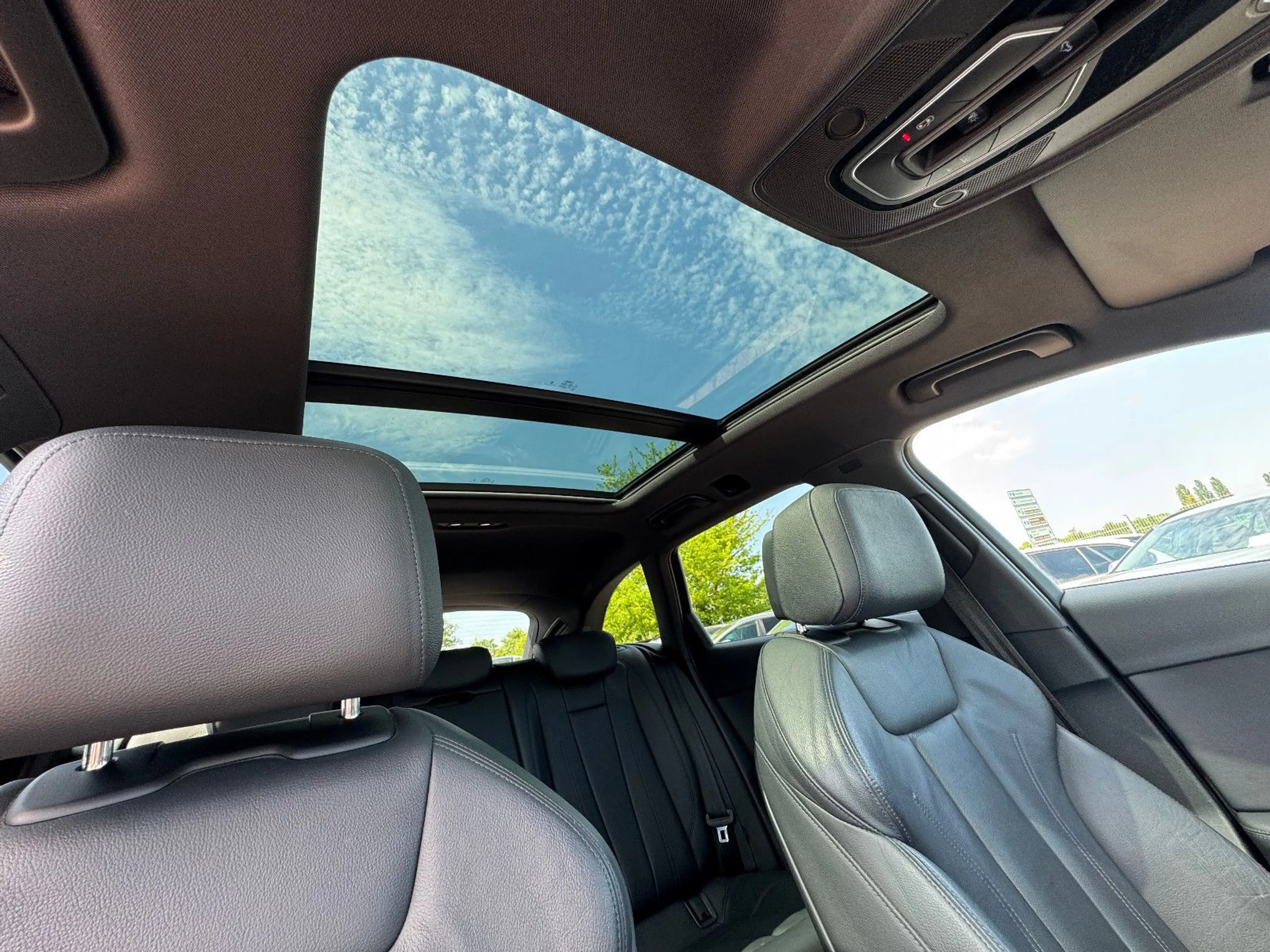 Audi A4 3x S-Line sport Pano Navi Led Acc Tmp Kamera — photo 29