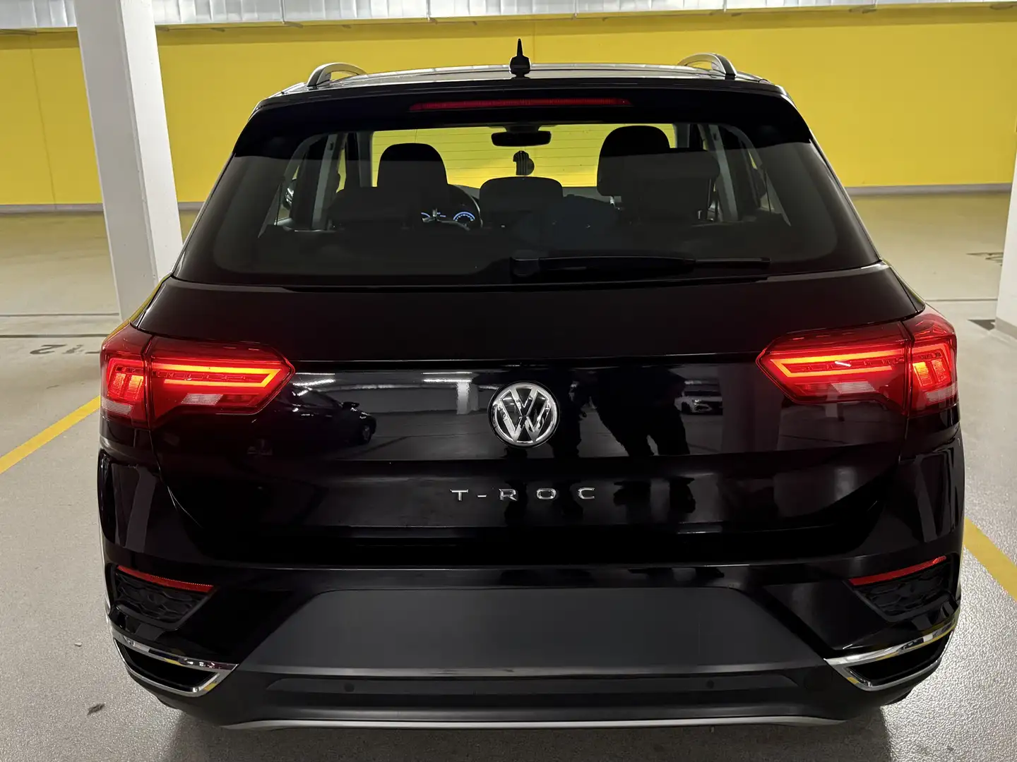 Volkswagen T-Roc 1,6 TDI SCR Schwarz - 2