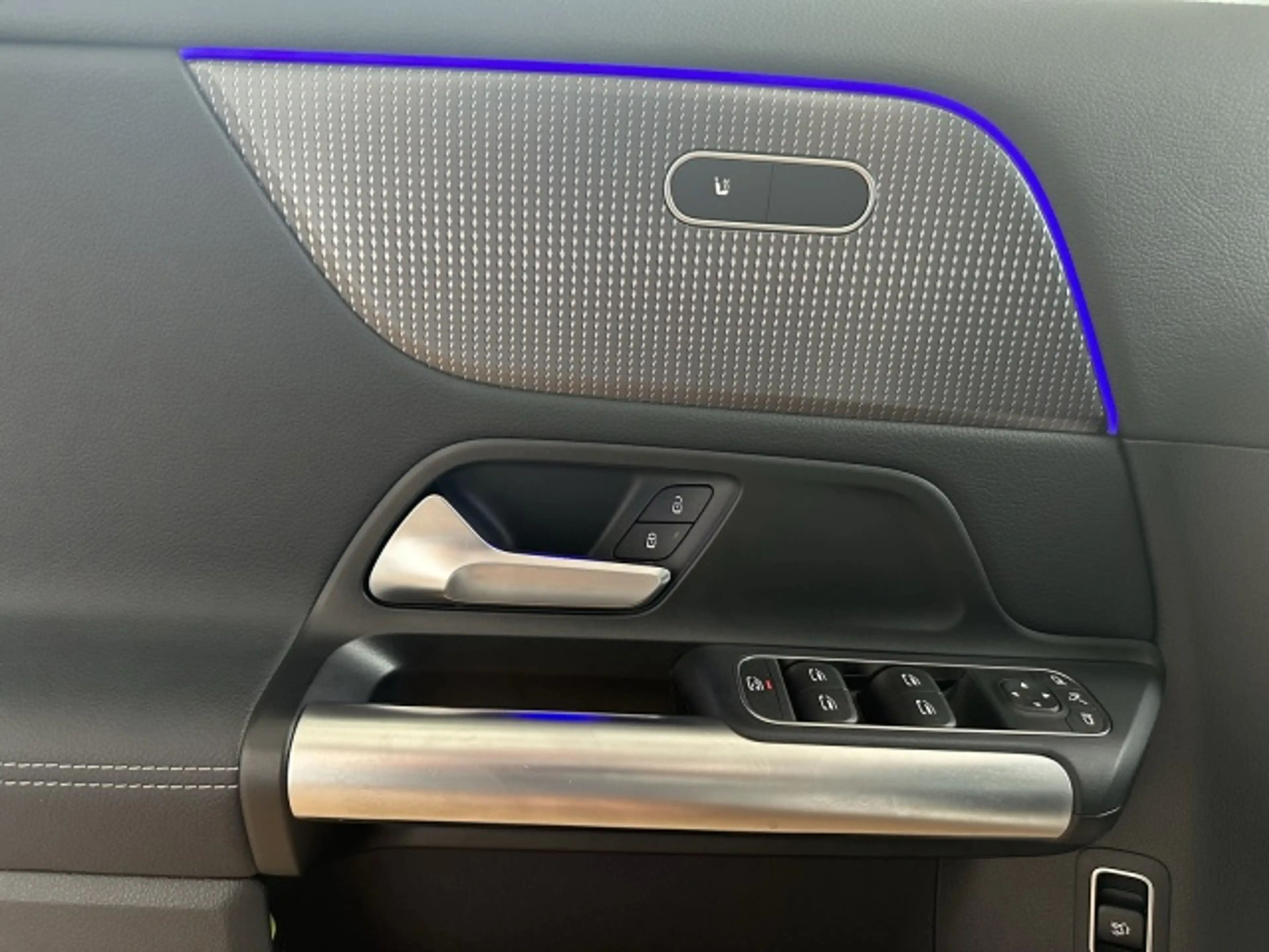Mercedes-Benz EQA 250 EQA 250 Progressive AHK+TOTWINKEL+PANO+RFK+LED — photo 15