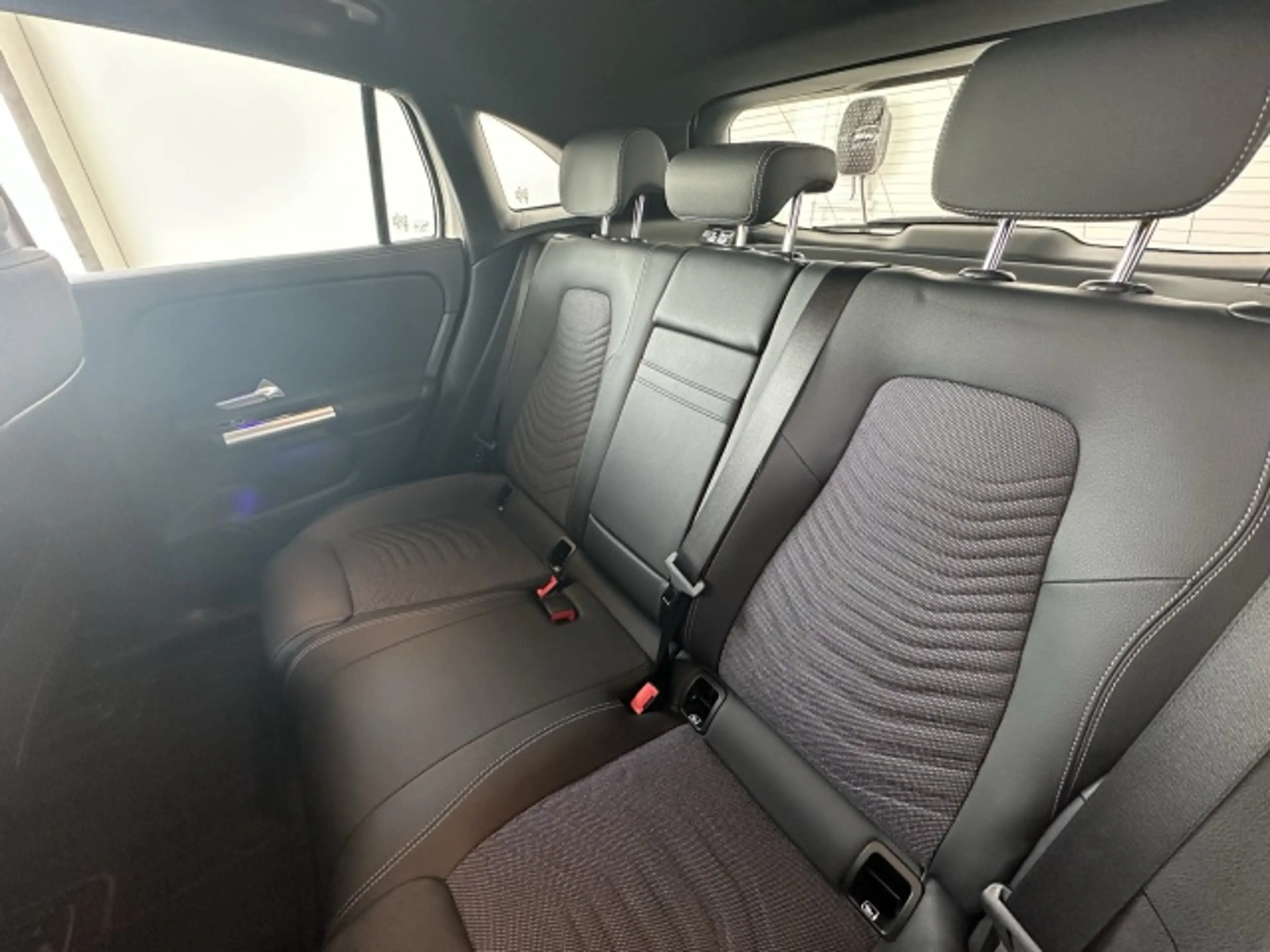 Mercedes-Benz EQA 250 EQA 250 Progressive AHK+TOTWINKEL+PANO+RFK+LED — photo 12