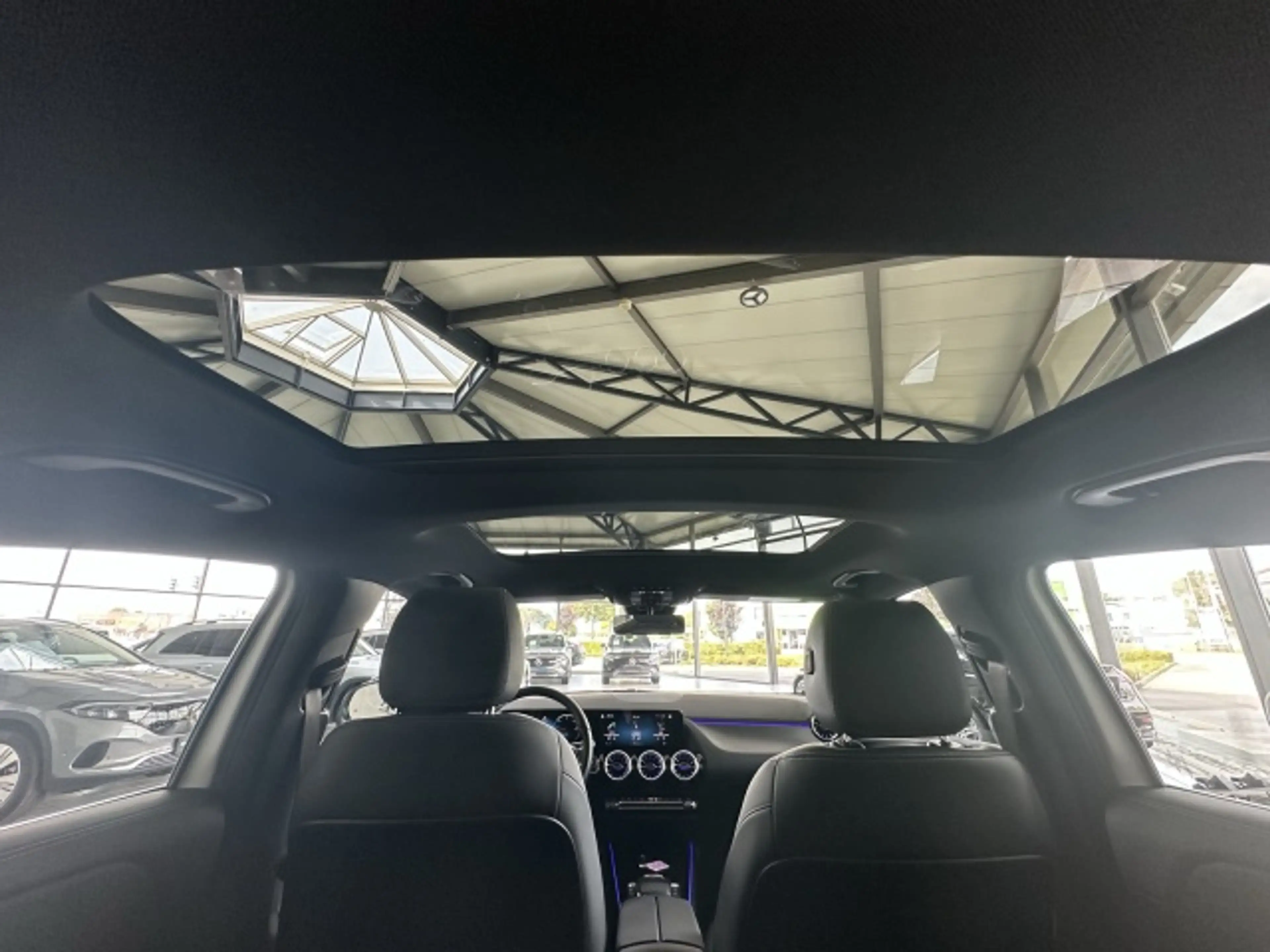 Mercedes-Benz EQA 250 EQA 250 Progressive AHK+TOTWINKEL+PANO+RFK+LED — photo 14