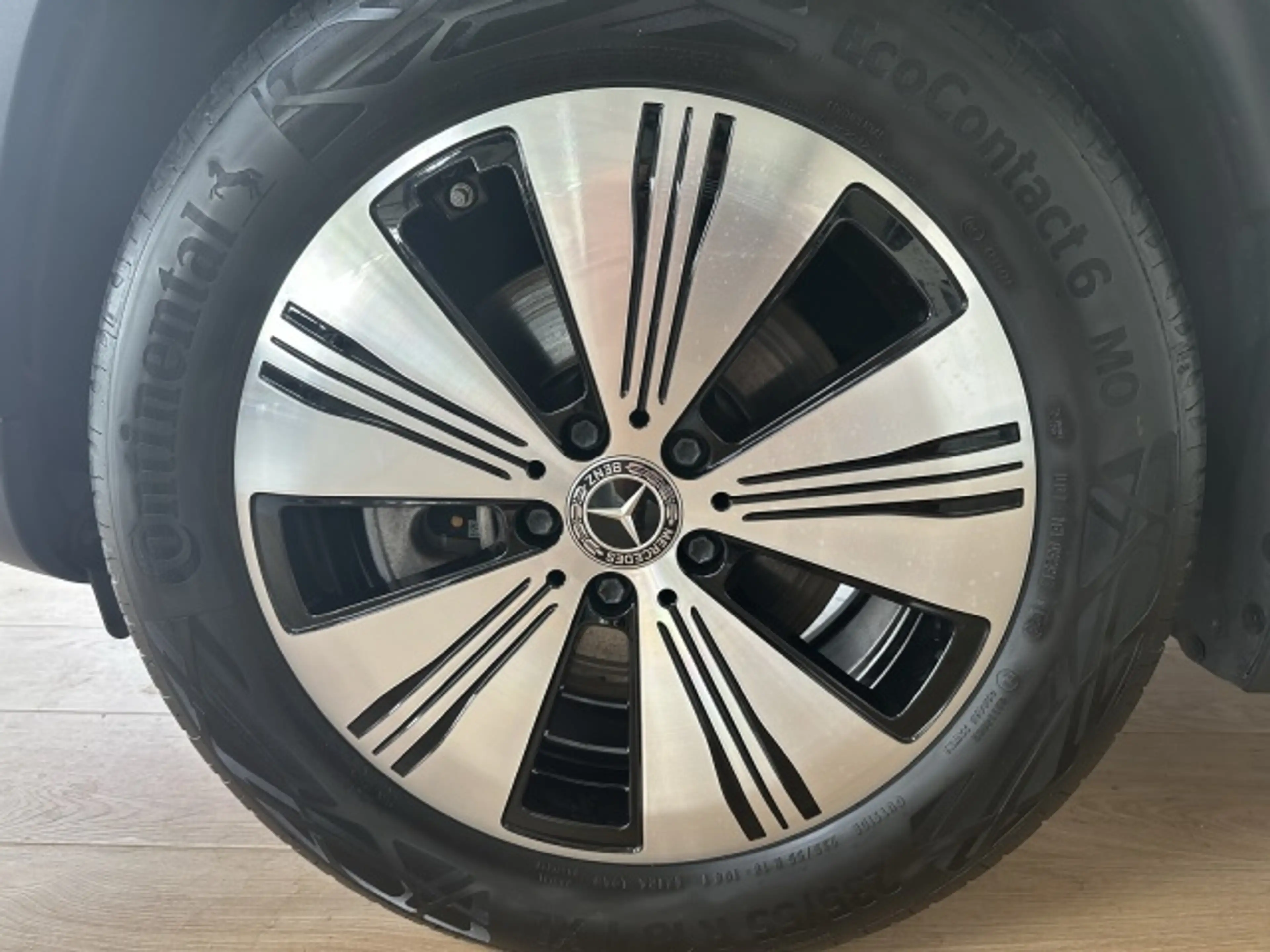 Mercedes-Benz EQA 250 EQA 250 Progressive AHK+TOTWINKEL+PANO+RFK+LED — photo 4