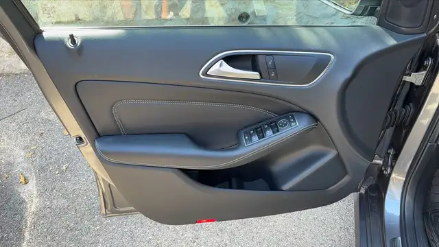 Mercedes-Benz Unknown Model view 7