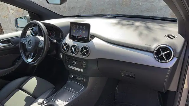 Mercedes-Benz Unknown Model view 10