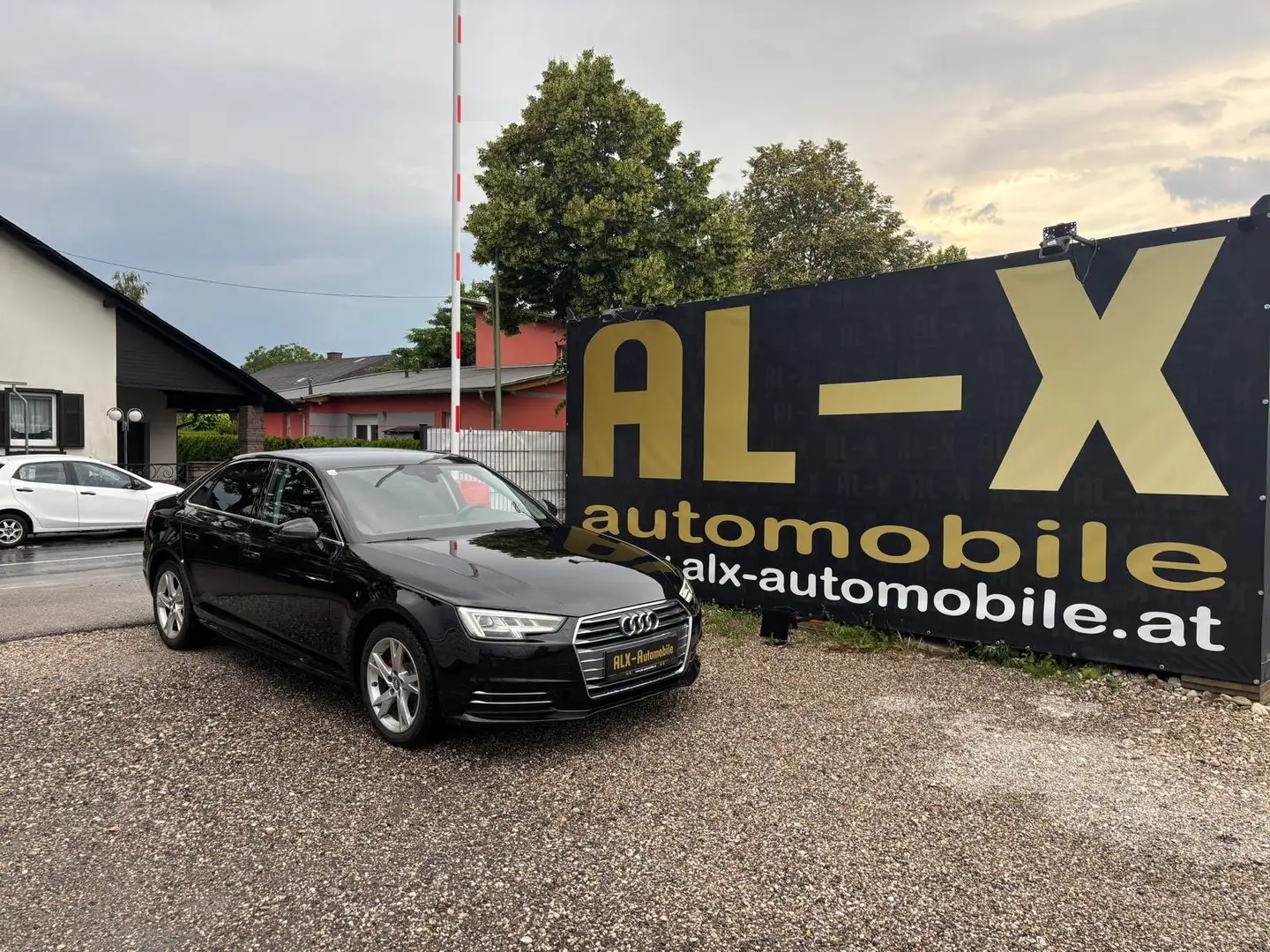 Audi A4 sport Zwart - 1