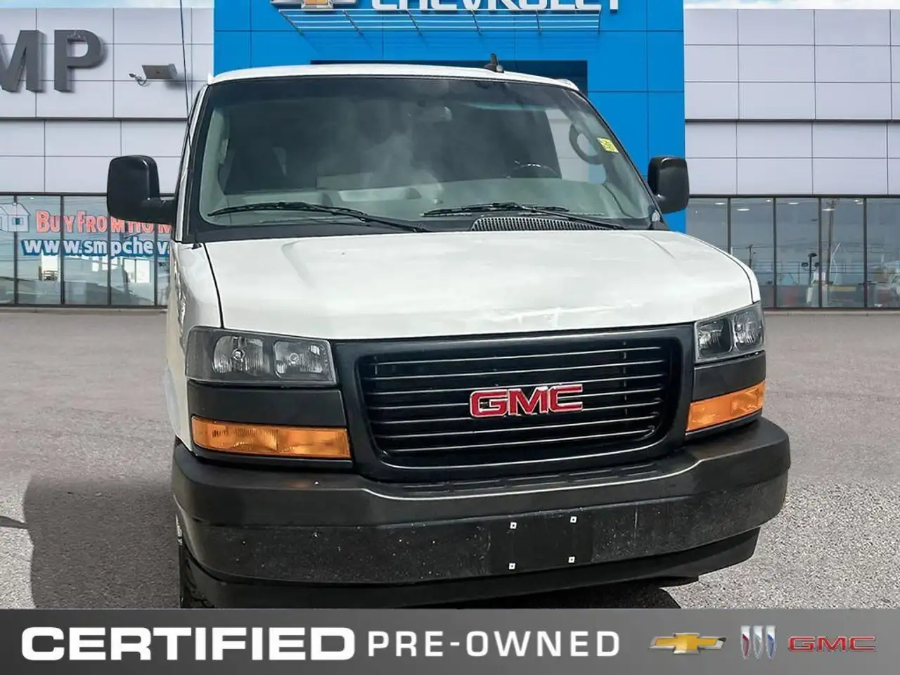 GMC Savana снимка GMC Savana
