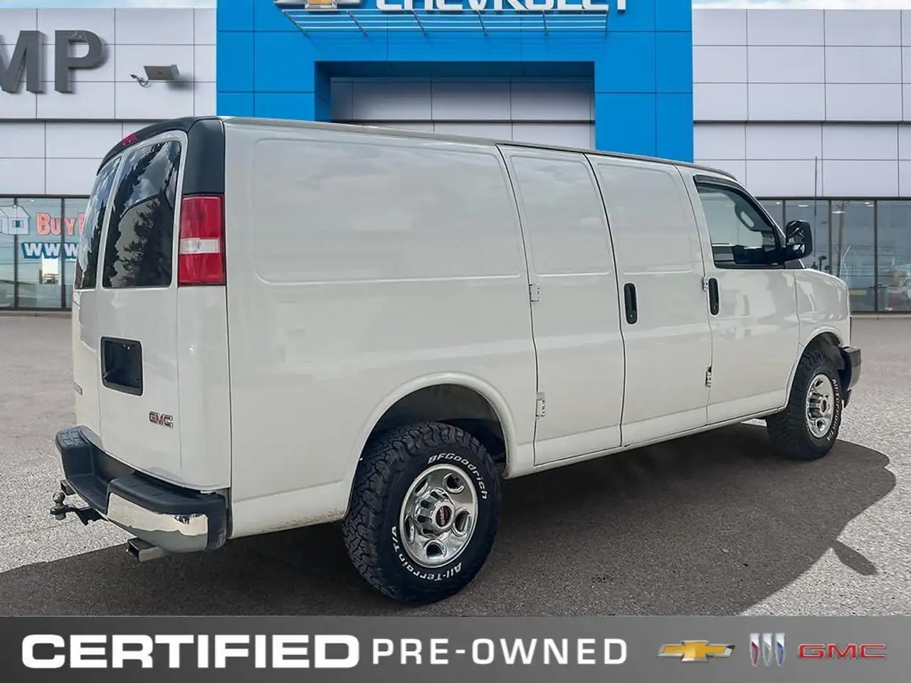 GMC Savana снимка GMC Savana