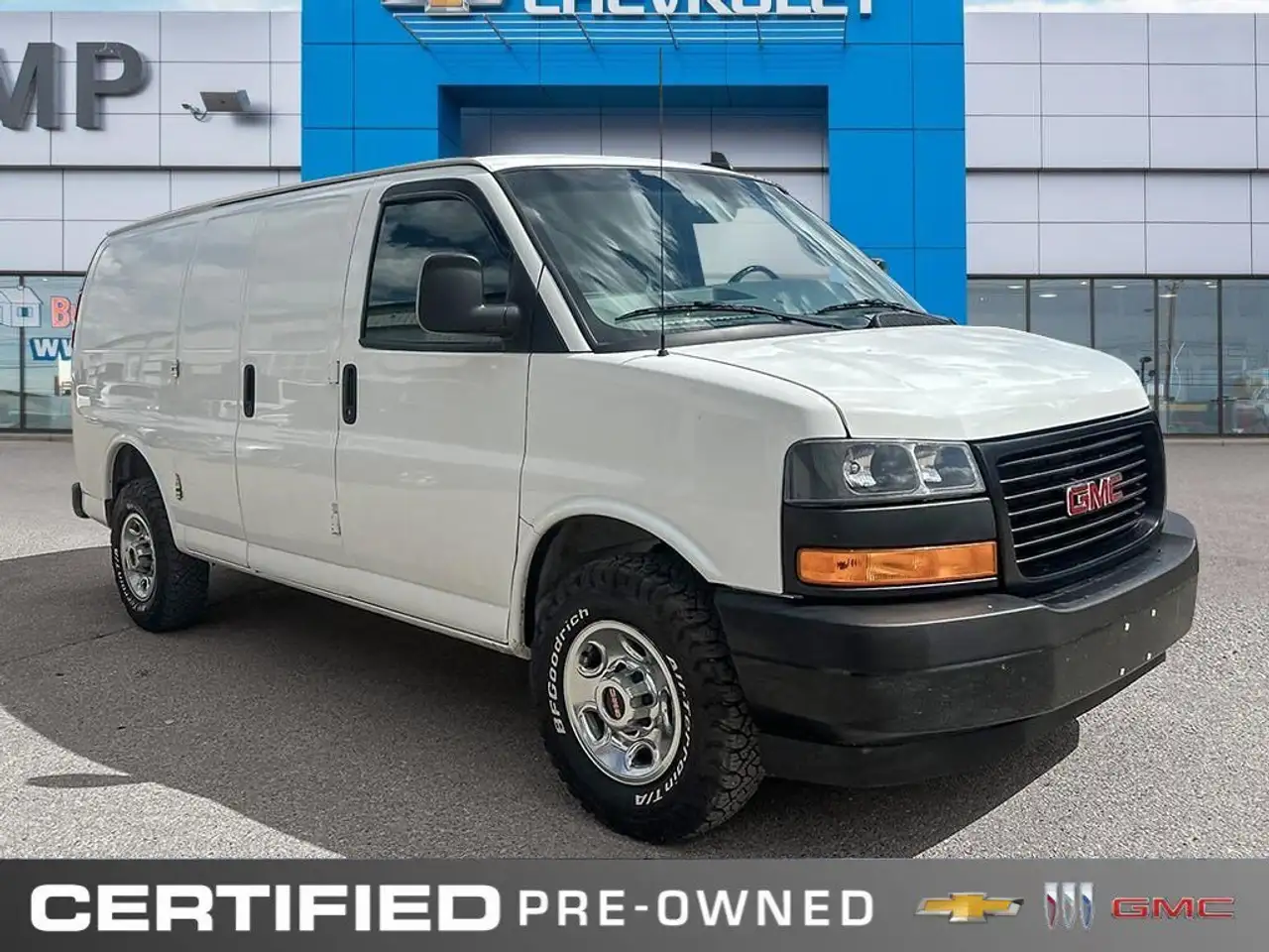 GMC Savana снимка GMC Savana