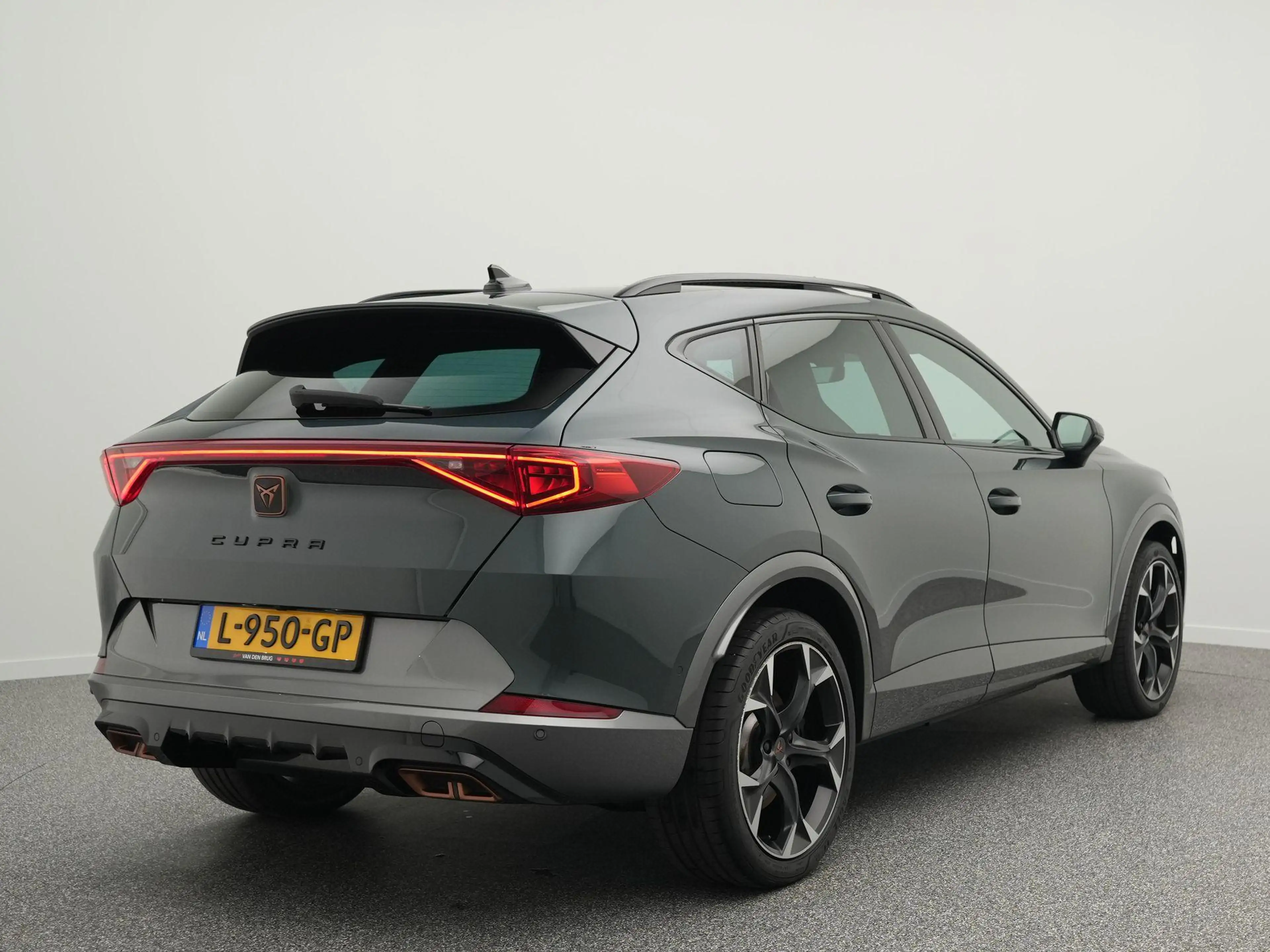 CUPRA Formentor 1.4 e-Hybrid 245pk VZ | Panoramadak | Dynamic chas — photo 2