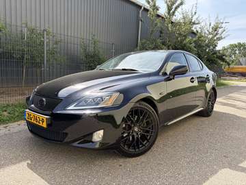 Executive / AUTOMAAT / NAVI / CRUISE / LEER / SCHU