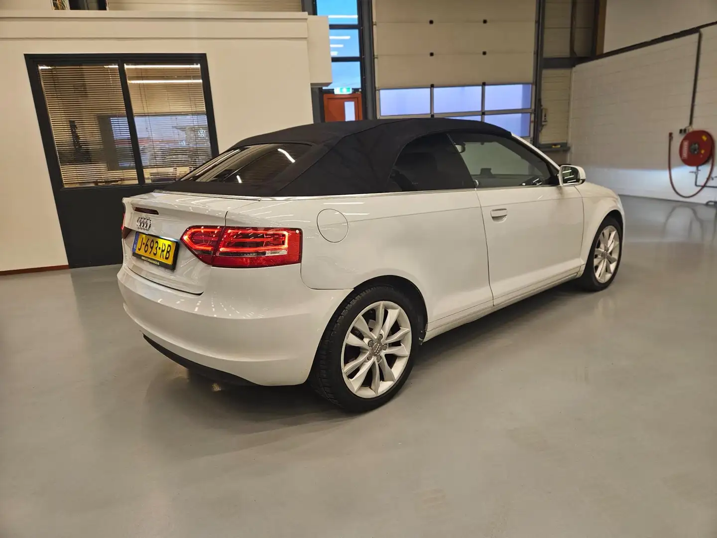 Audi A3 Cabriolet 1.2 TFSI Attraction Alb - 2