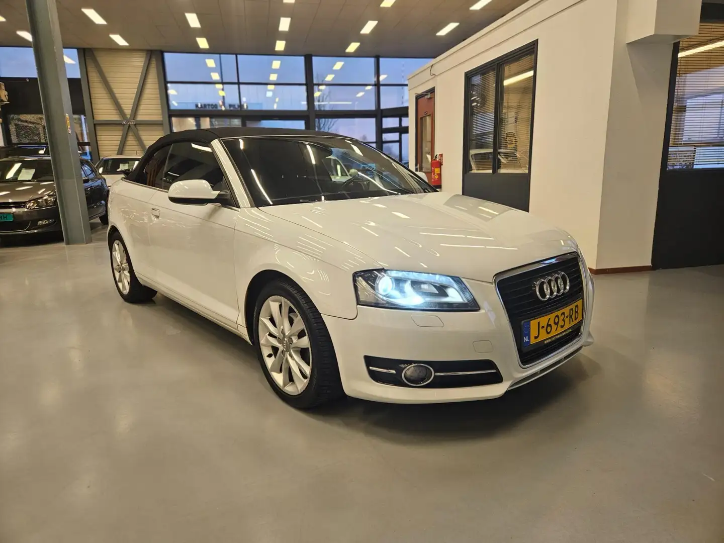 Audi A3 Cabriolet 1.2 TFSI Attraction Alb - 1