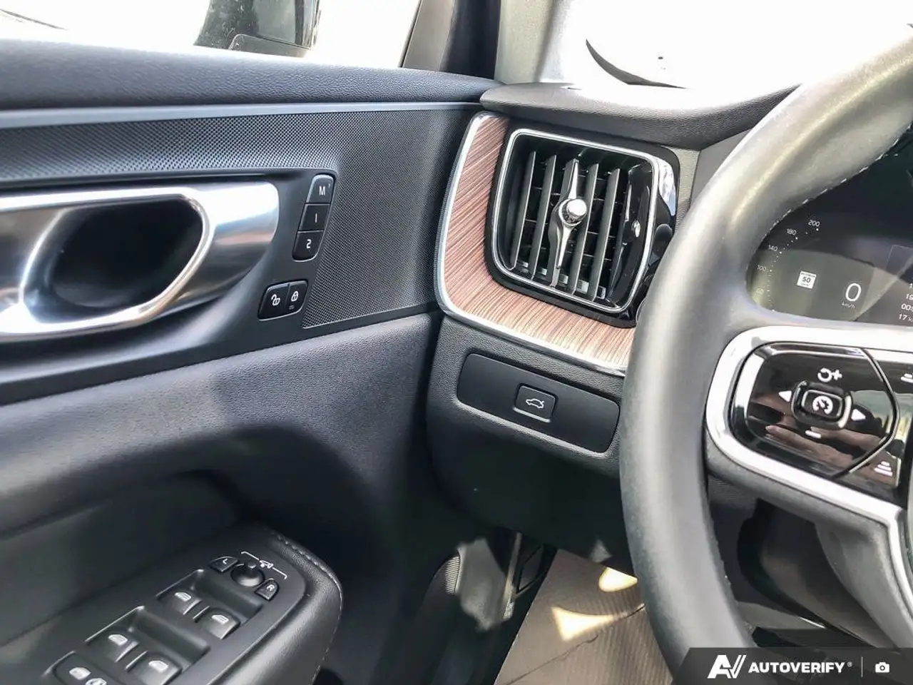 Volvo XC60 photo Volvo XC60