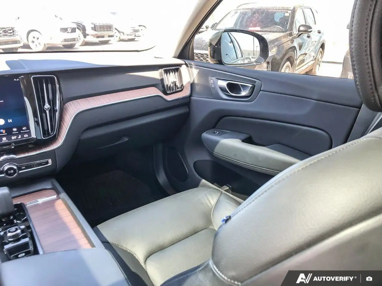 Volvo XC60 снимка Volvo XC60