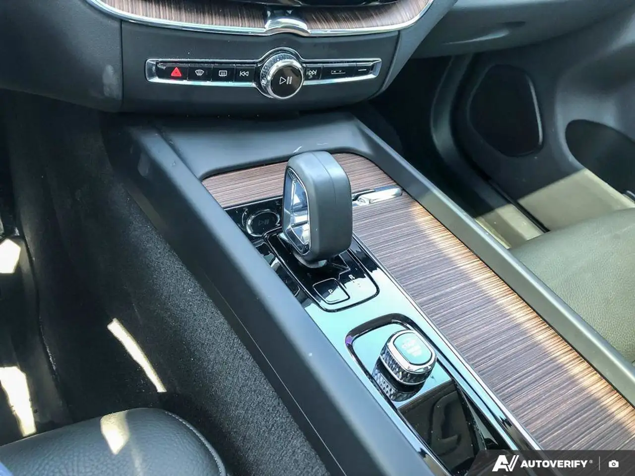 Volvo XC60 снимка Volvo XC60