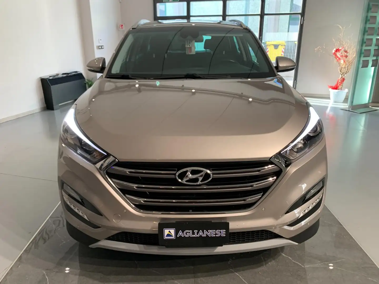 Hyundai TUCSON 1.7 CRDi DCT XPossible Grigio - 2