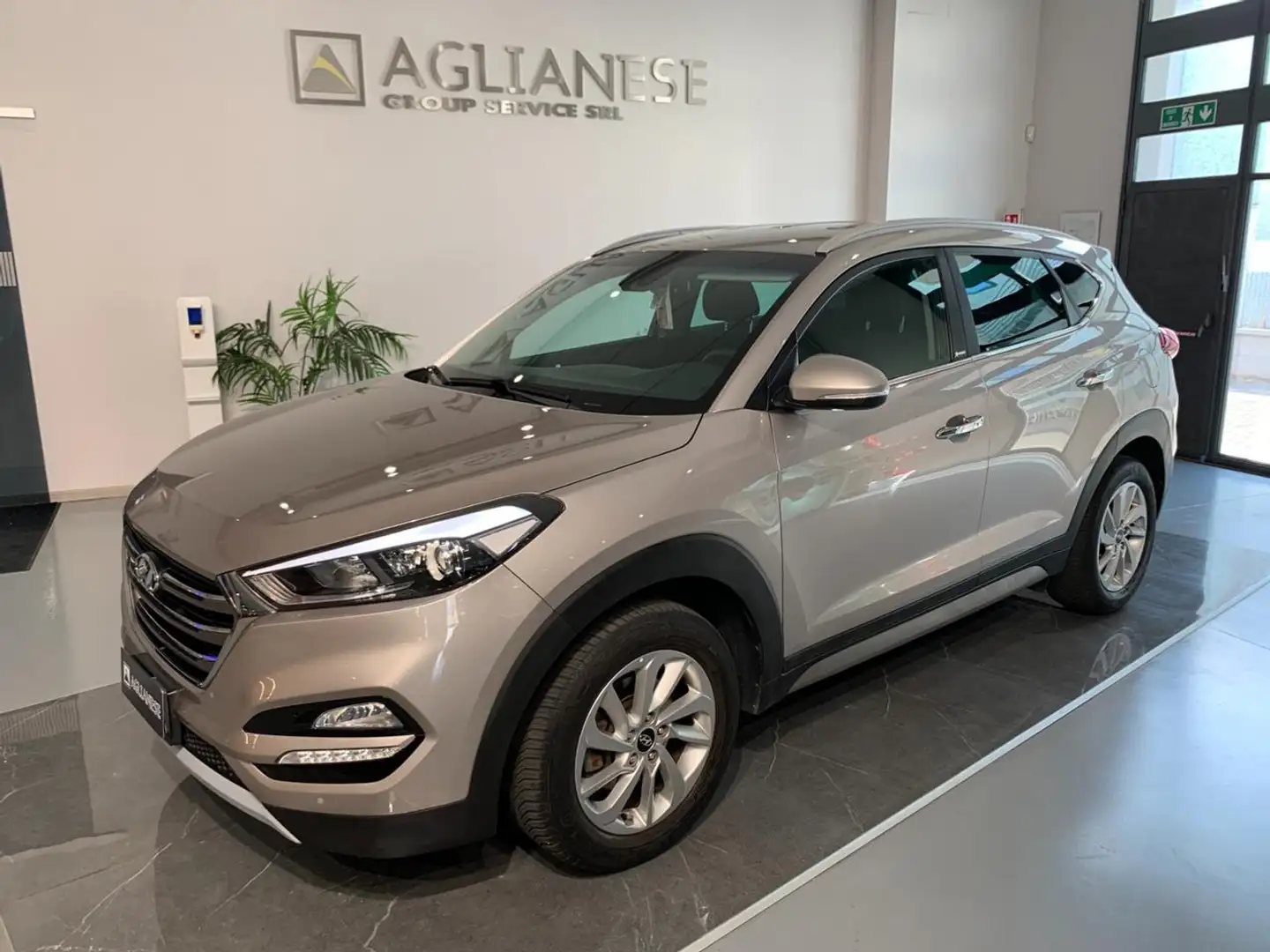 Hyundai TUCSON 1.7 CRDi DCT XPossible Grigio - 1