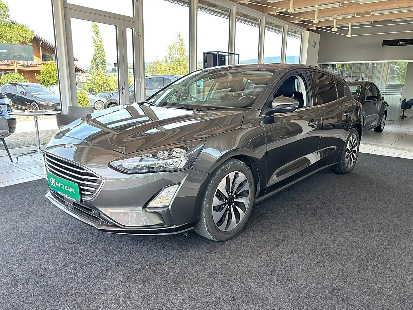 Ford Focus 1,0 EcoBoost Cool & Connect Grau - 1