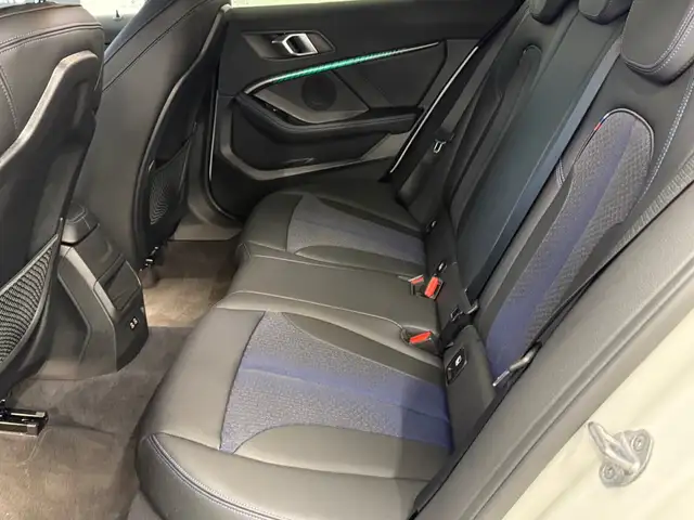 BMW 1 Series view 8