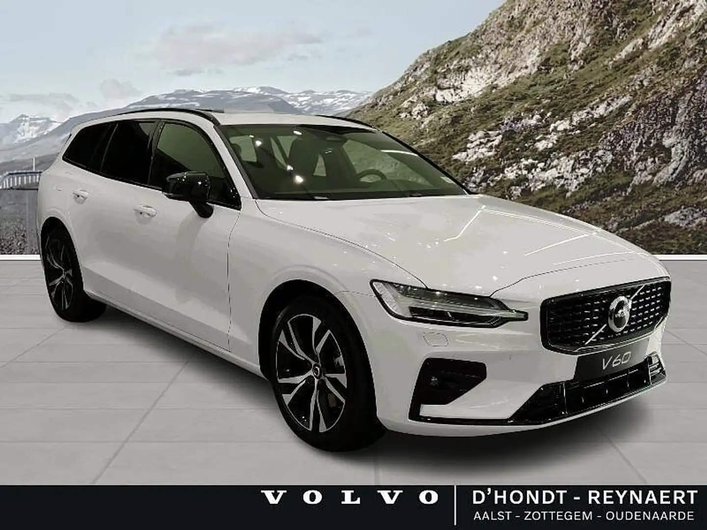 Volvo V60 Plus B3 mild hybrid Benzine Dark Wit - 2