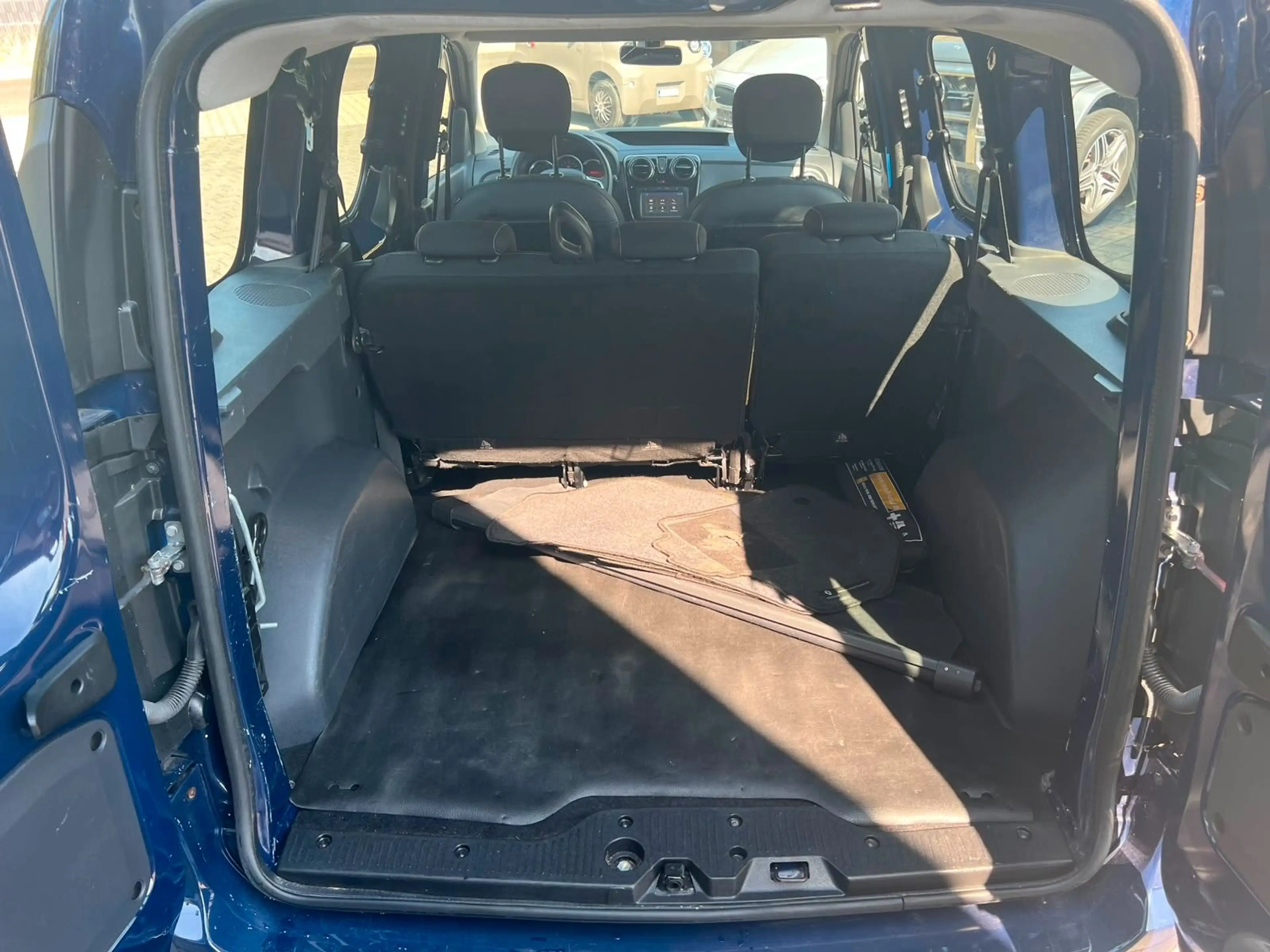 Dacia Dokker LAUREATE KAMERA NAVI KLIMA TEMPOM BLTH — photo 14