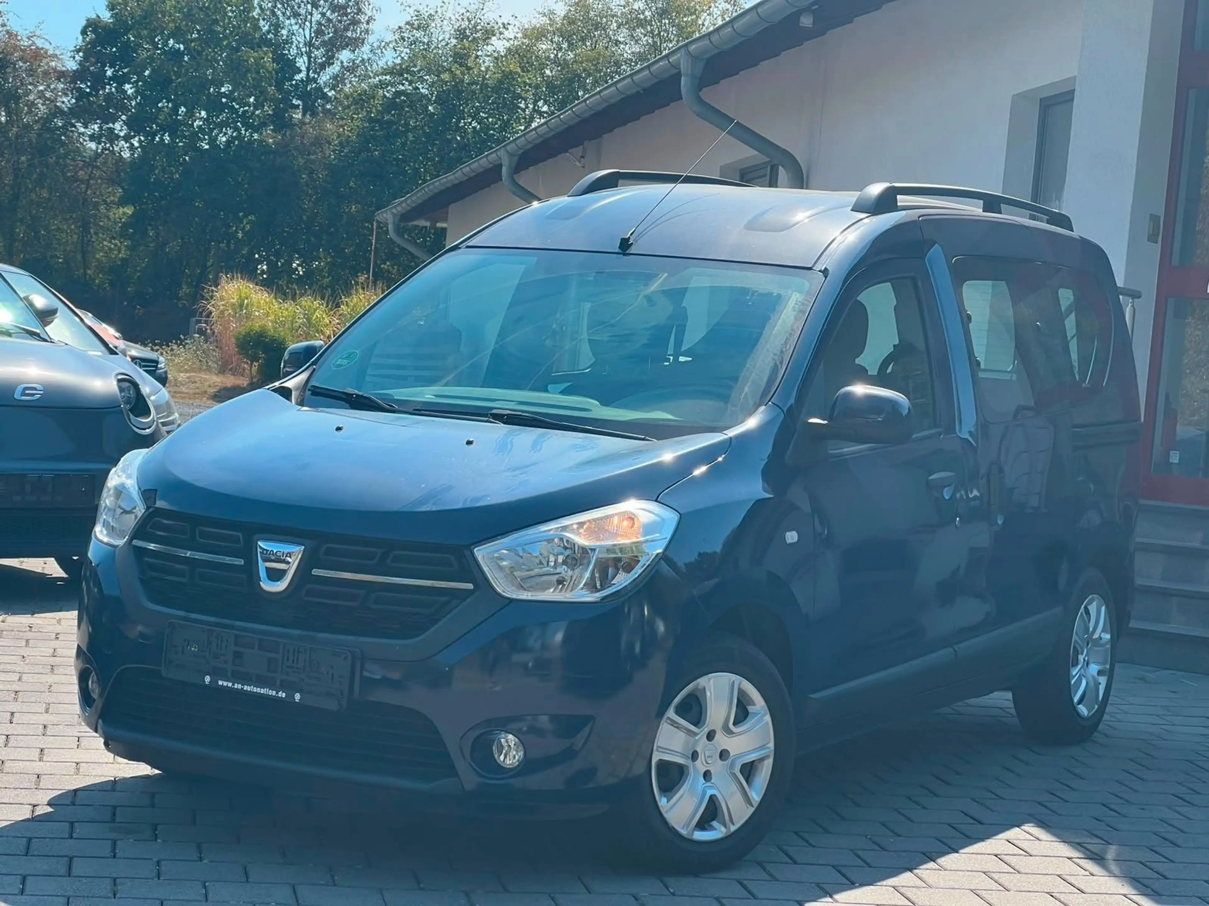 Dacia Dokker LAUREATE KAMERA NAVI KLIMA TEMPOM BLTH