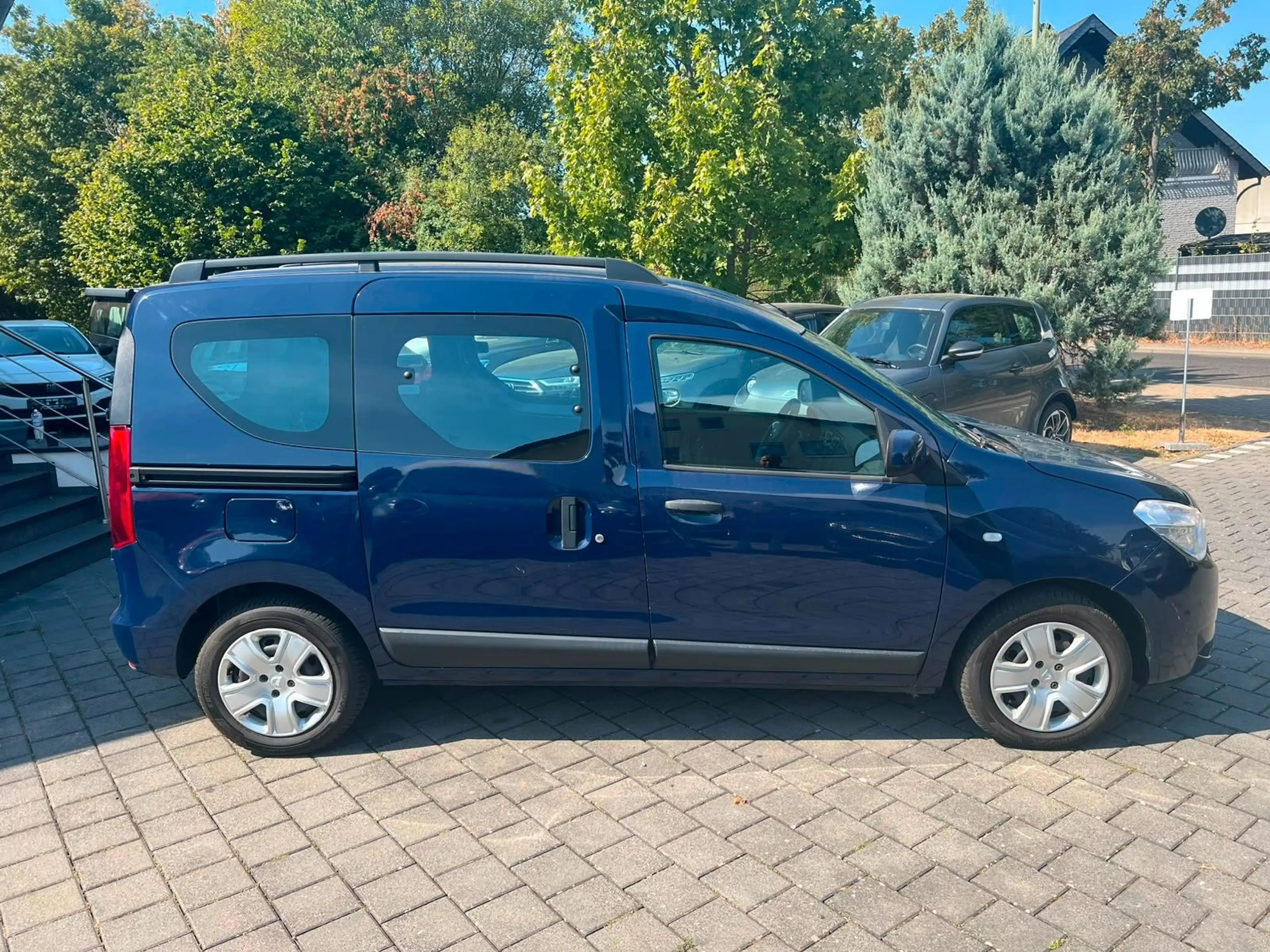 Dacia Dokker LAUREATE KAMERA NAVI KLIMA TEMPOM BLTH — photo 10