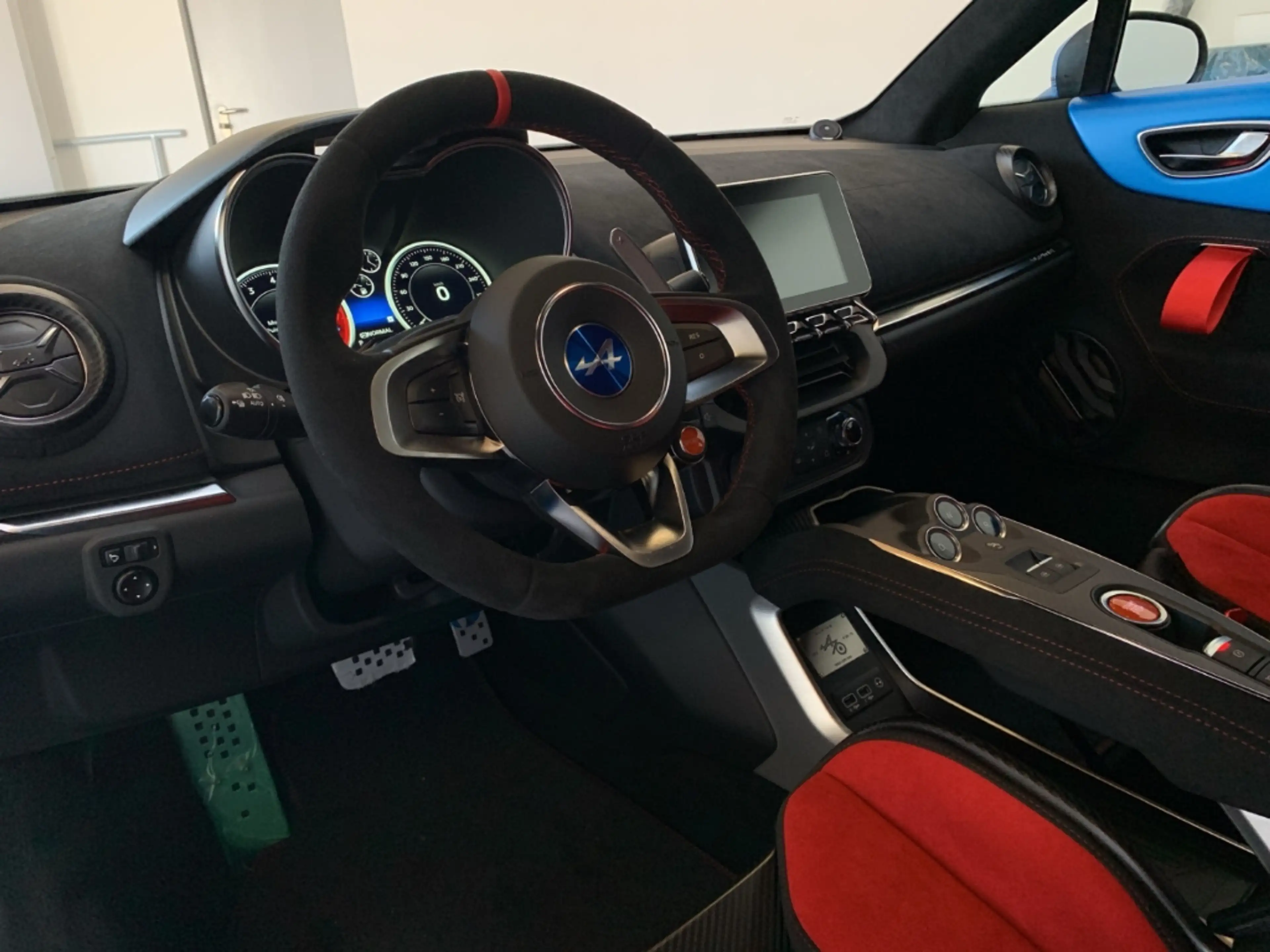 Alpine A110 70 R KAMERA+BREMBO+KLIMA+SABELT+CARBON — photo 15