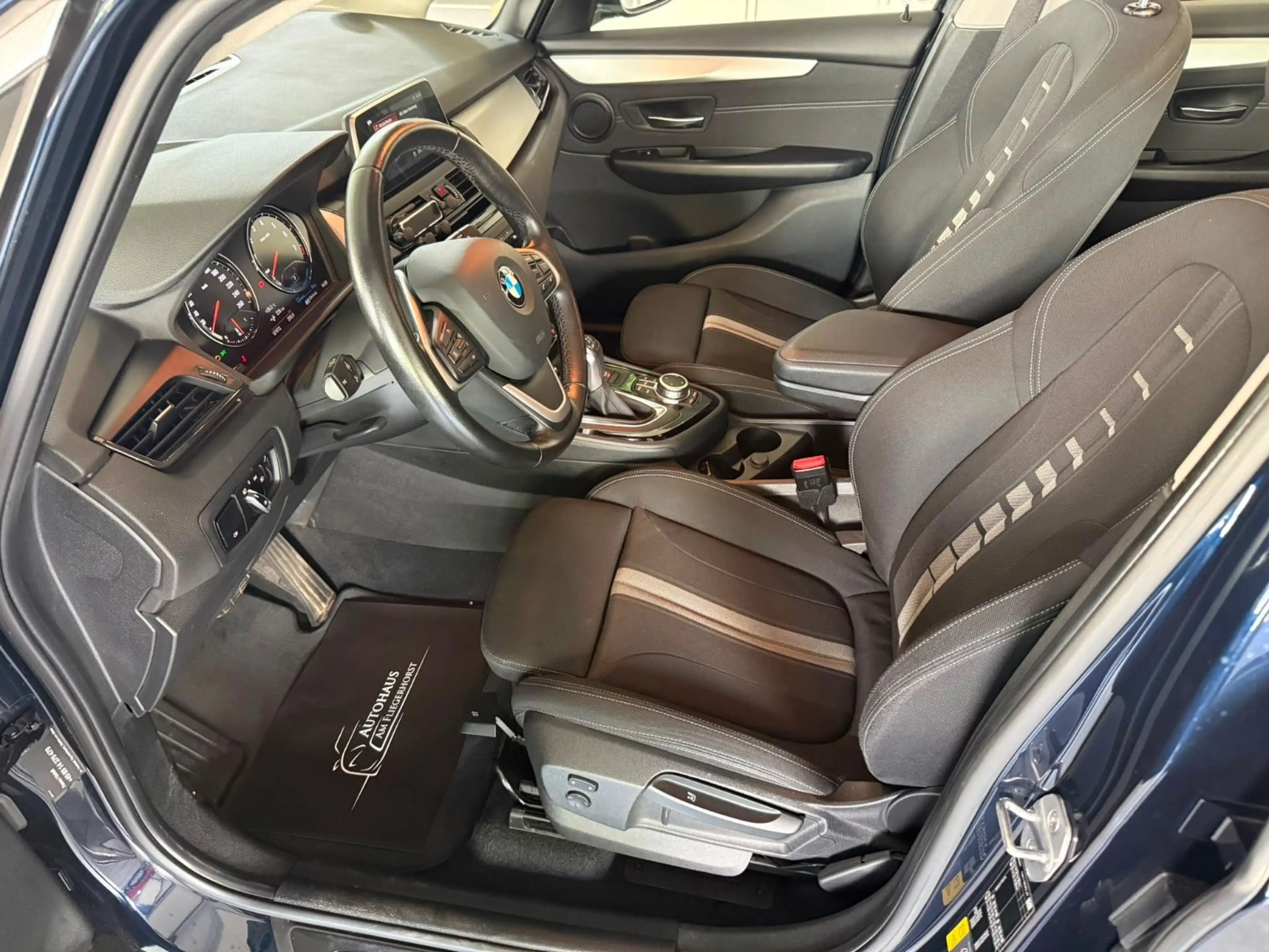 BMW 225 xe Active Tourer Advantage LED/Temp/Kam/Navi — photo 7