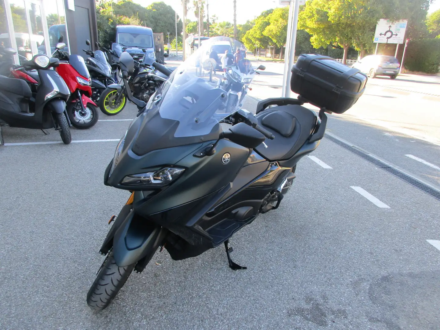 Yamaha TMAX 560 Niebieski - 2