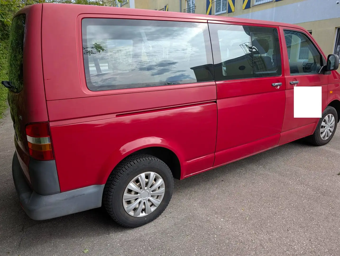 Volkswagen T5 Kombi Kombi LR 1,9 TDI D-PF LANGER RADSTAND- 9 Sitzer - MwSt. ausweisbar Rot - 2