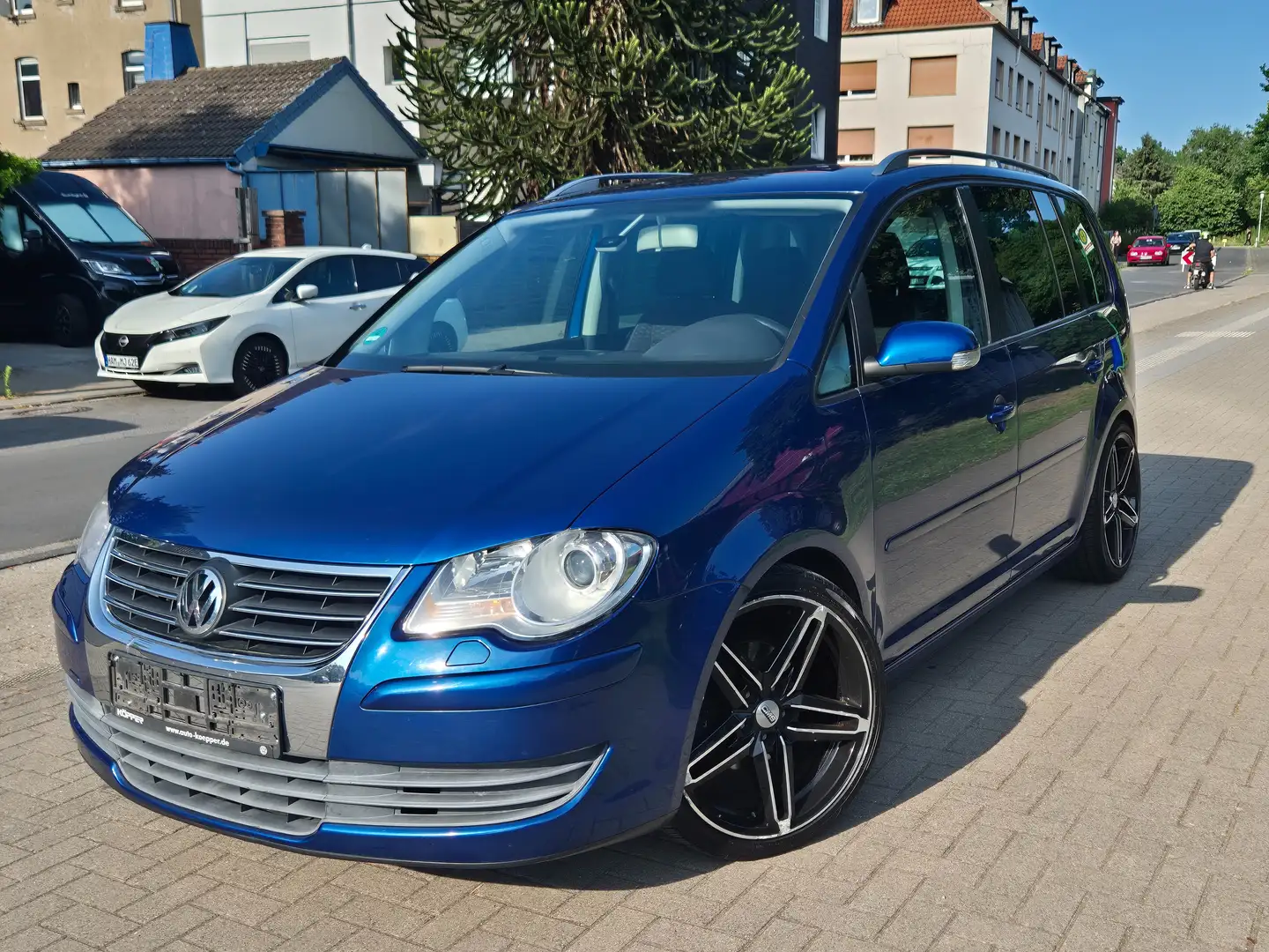 Volkswagen Touran Trendline *KETTE/TÜV NEU* AHK Bleu - 1