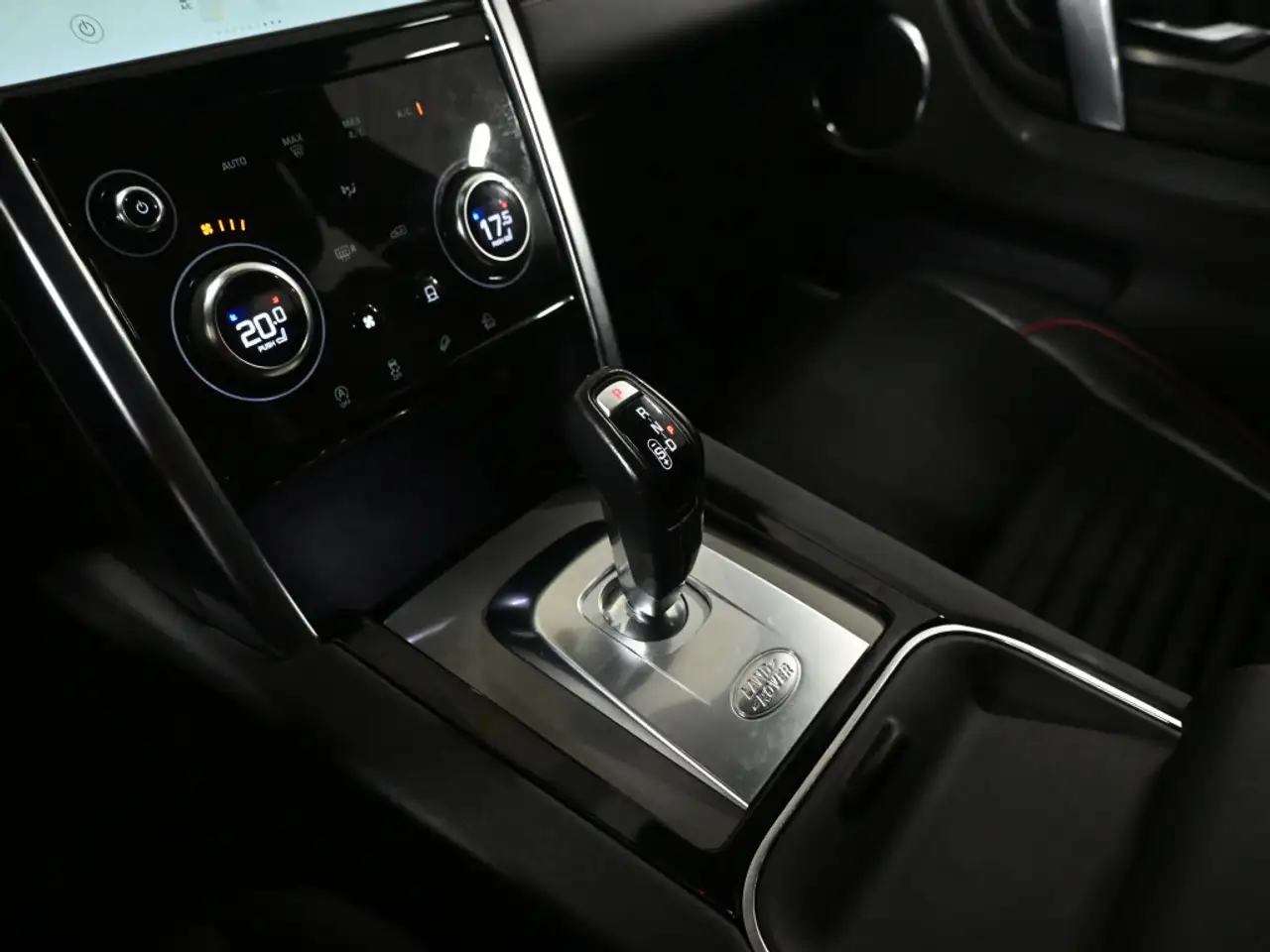 Land Rover Discovery Sport снимка Land Rover Discovery Sport