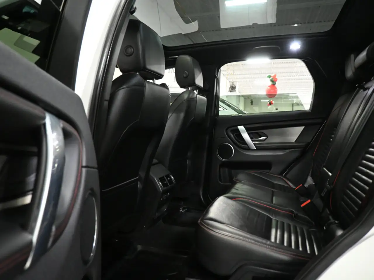 Land Rover Discovery Sport снимка Land Rover Discovery Sport