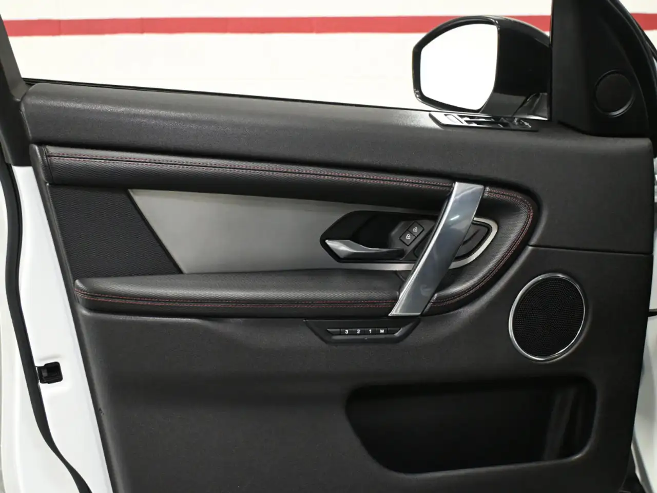 Land Rover Discovery Sport снимка Land Rover Discovery Sport