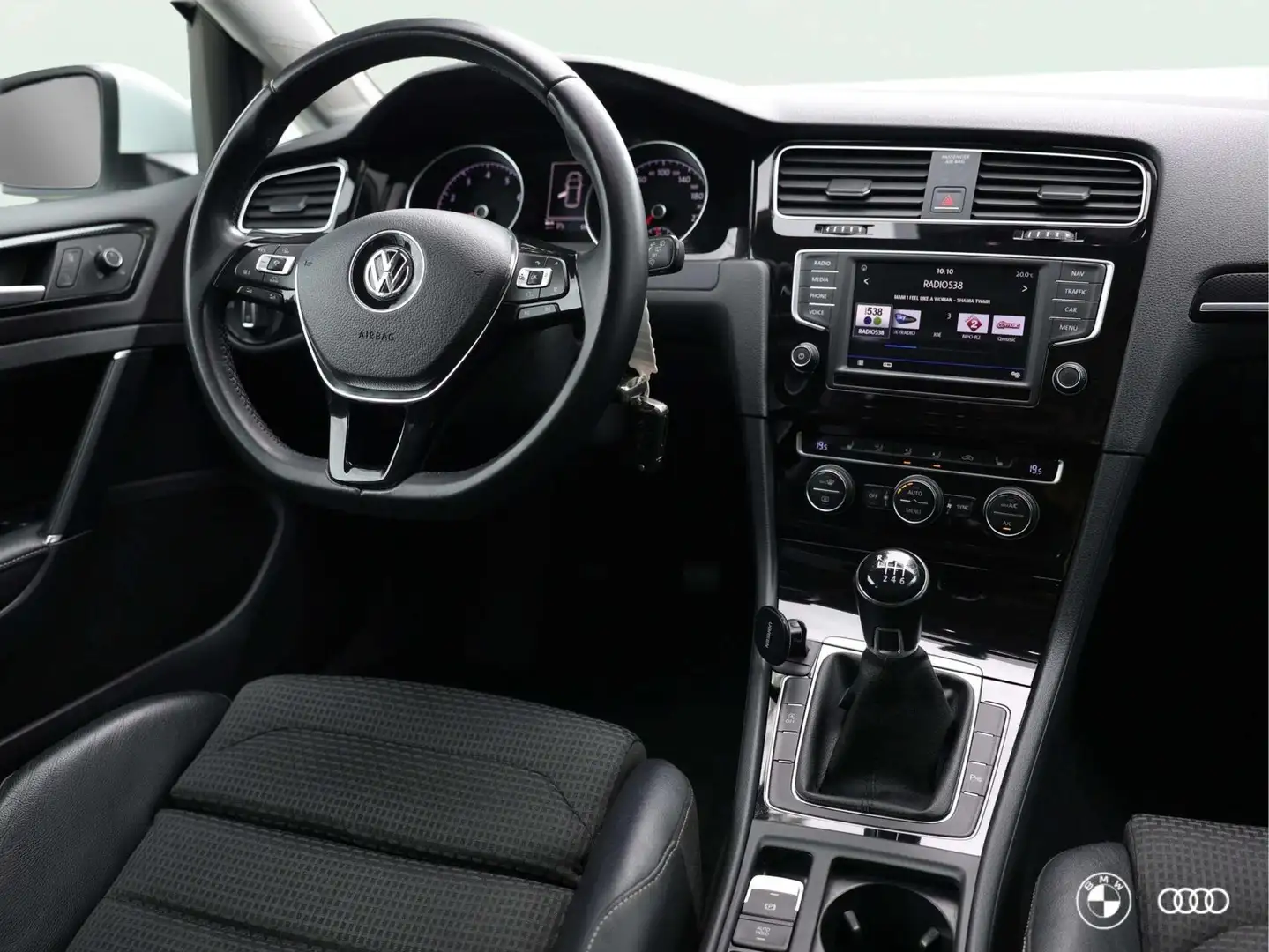 Volkswagen Golf 1.4 TSI HIGHLINE / MASSAGEST. / ACC / TREKHAAK / C Wit - 2
