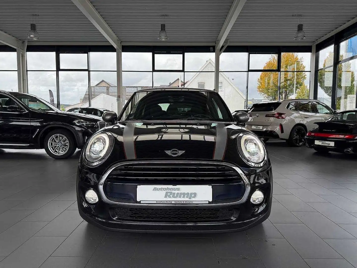 MINI Cooper D Seven Autom./Navi/ Sportsitze Schwarz - 2