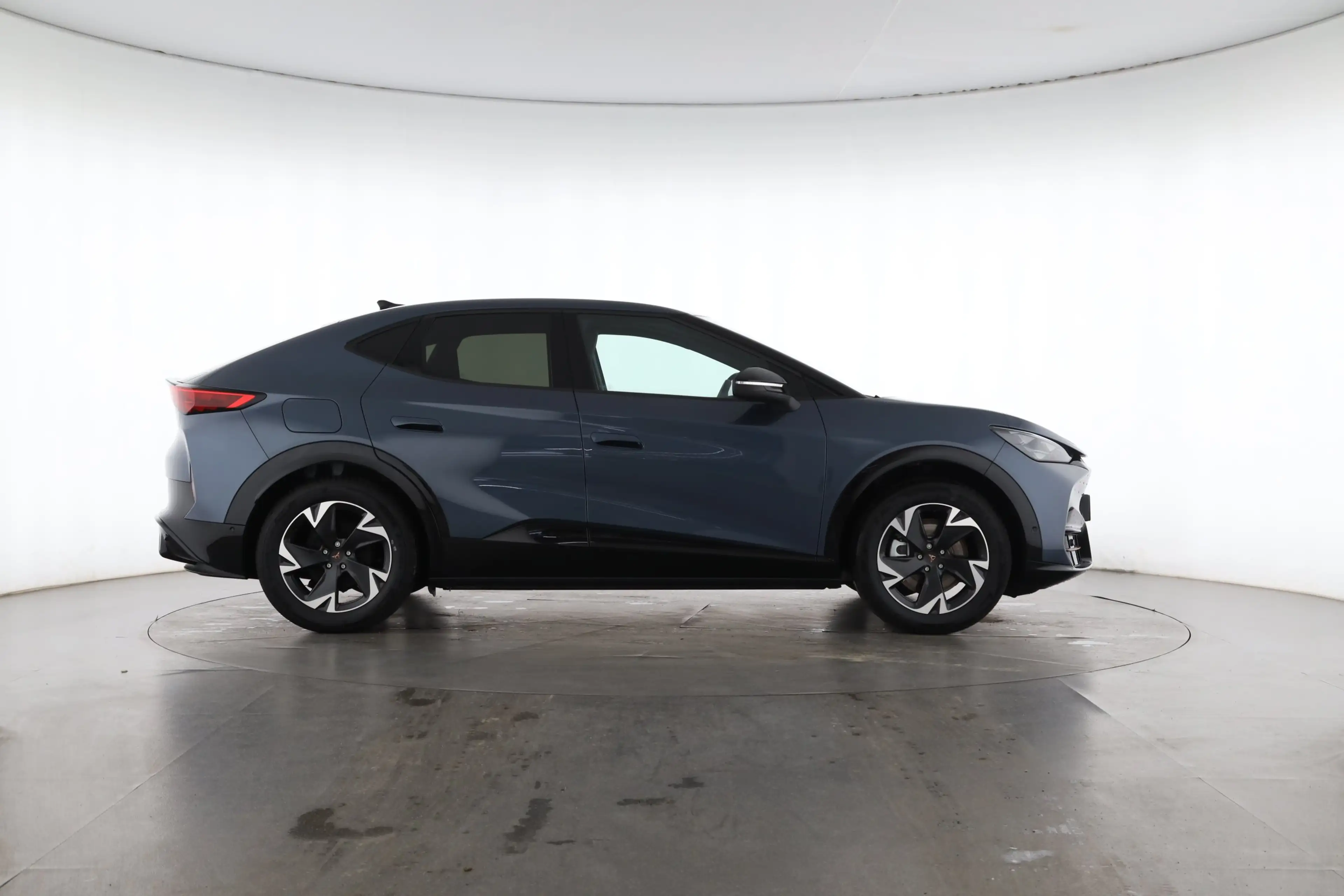 CUPRA Tavascan 210 kW 77 kWh Endurance — photo 7