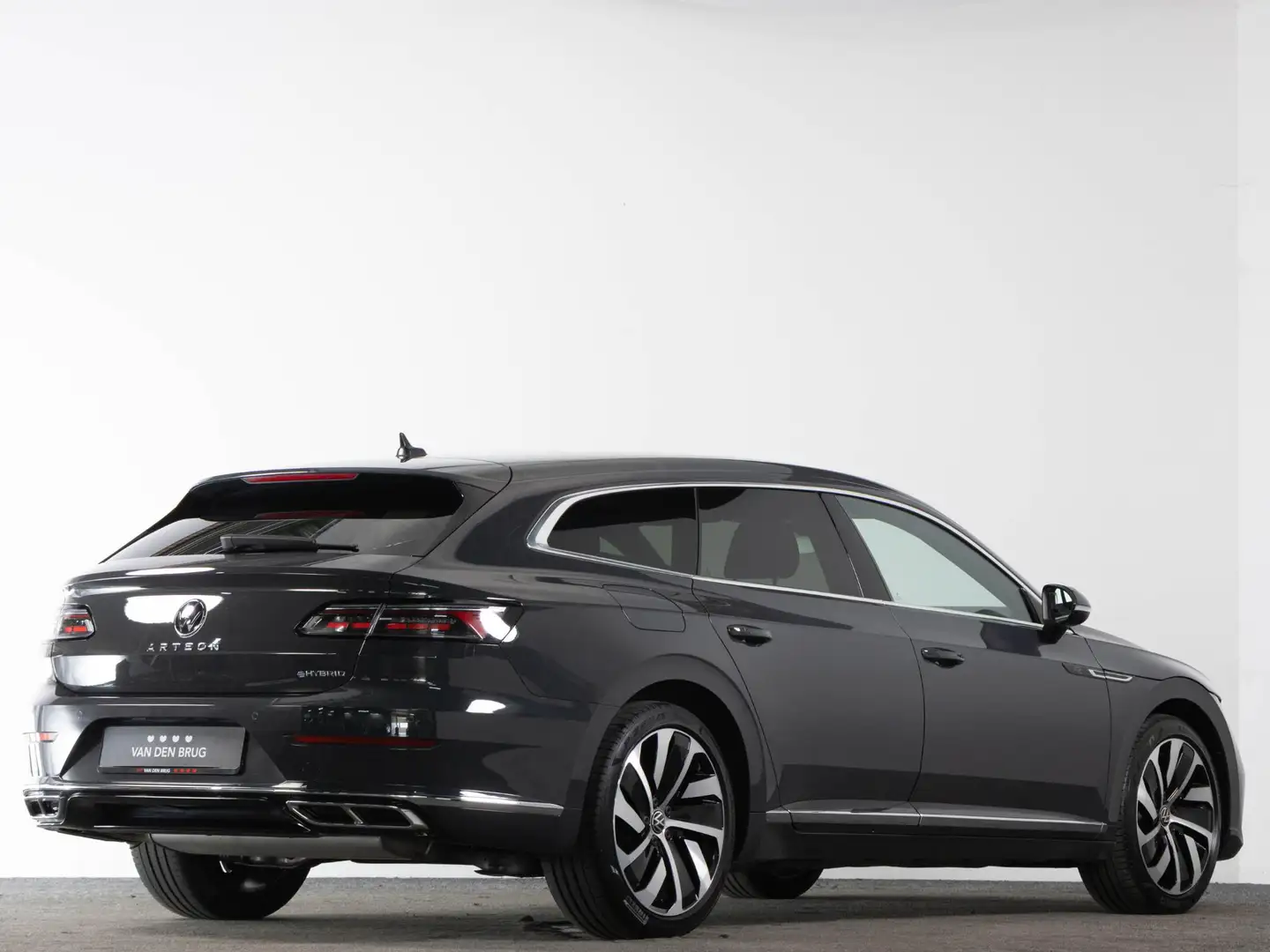 Volkswagen Arteon Shooting Brake R-Line 1.4 TSI 218 PK eHybrid DSG | Grijs - 2