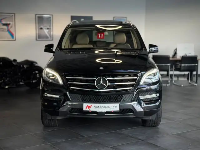 Mercedes-Benz ML 350 4Matic V6 Standheiz.*Schiebedach*Bi-Xenon