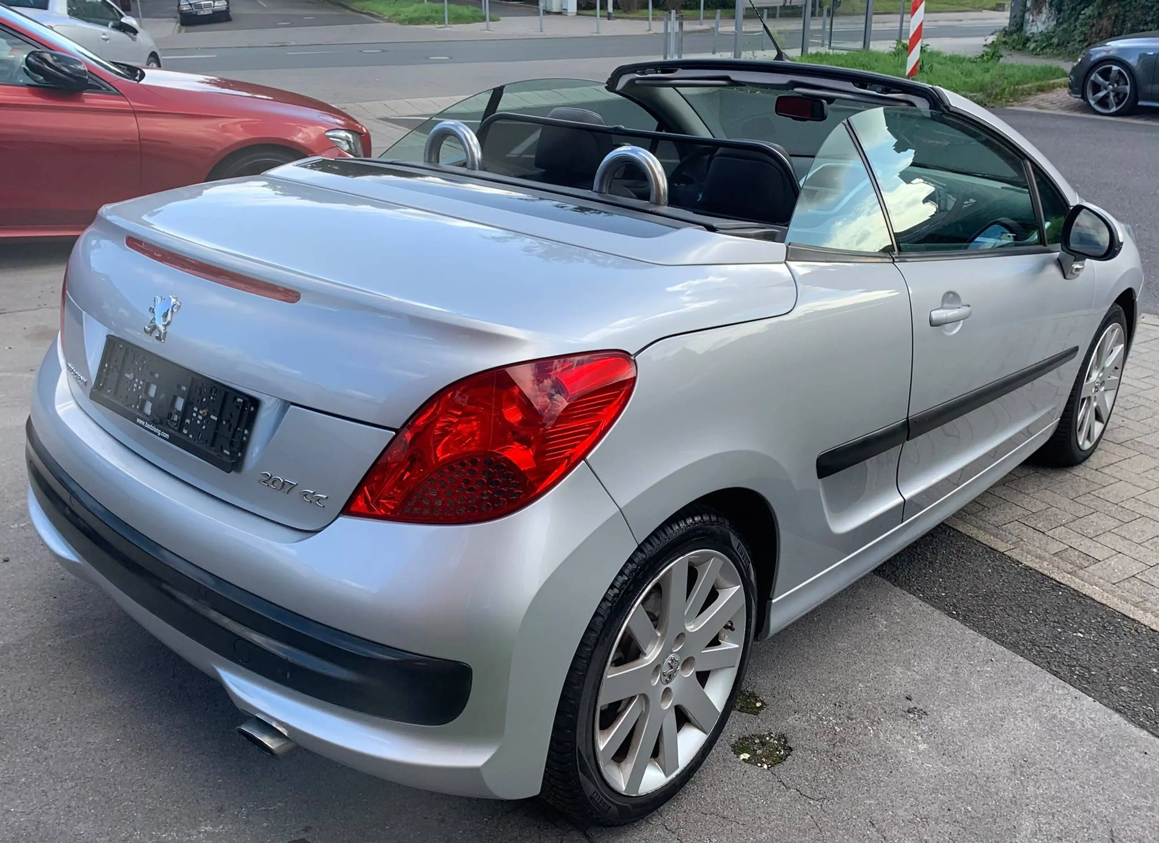 Peugeot 207 CC AUTOMATIK Platinum *LEDER-ALLWETTER-TÜV NEU* — photo 5