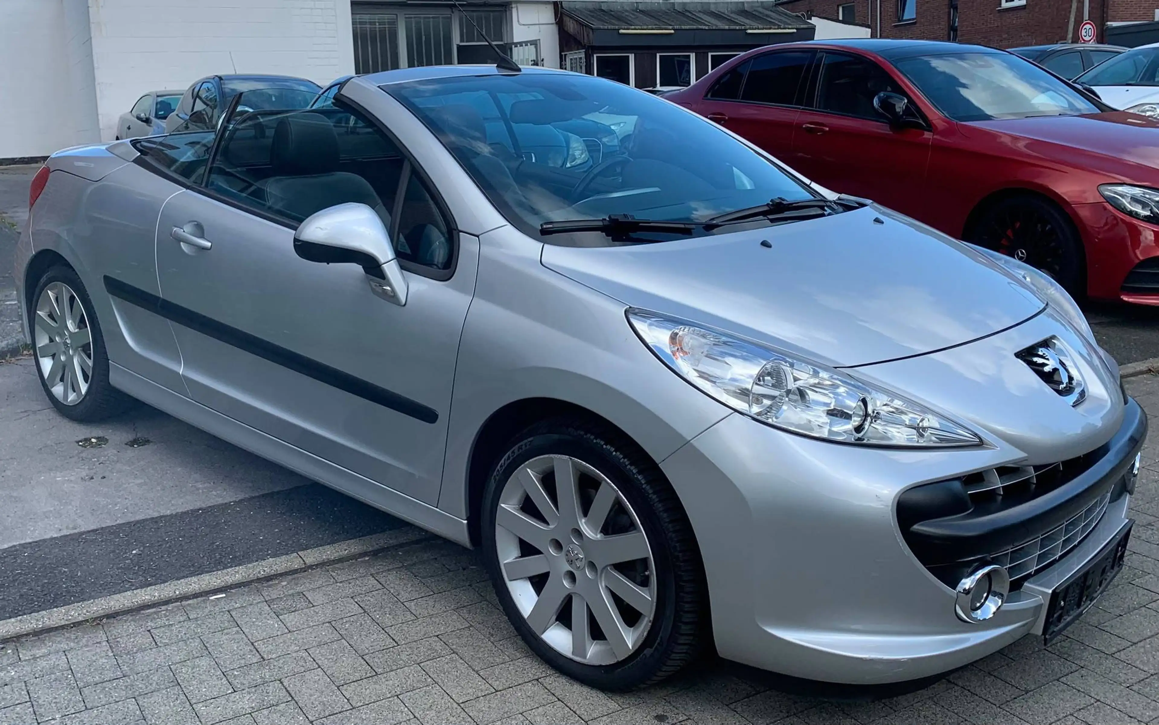 Peugeot 207 CC AUTOMATIK Platinum *LEDER-ALLWETTER-TÜV NEU* — photo 3