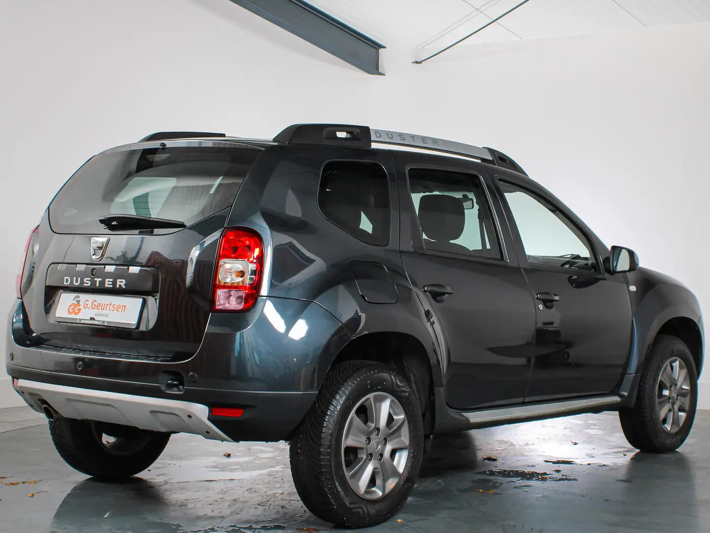 Dacia Duster 1.2 TCe 4x2 Prestige, Navigatie, Lederen Bekleding Grijs - 2