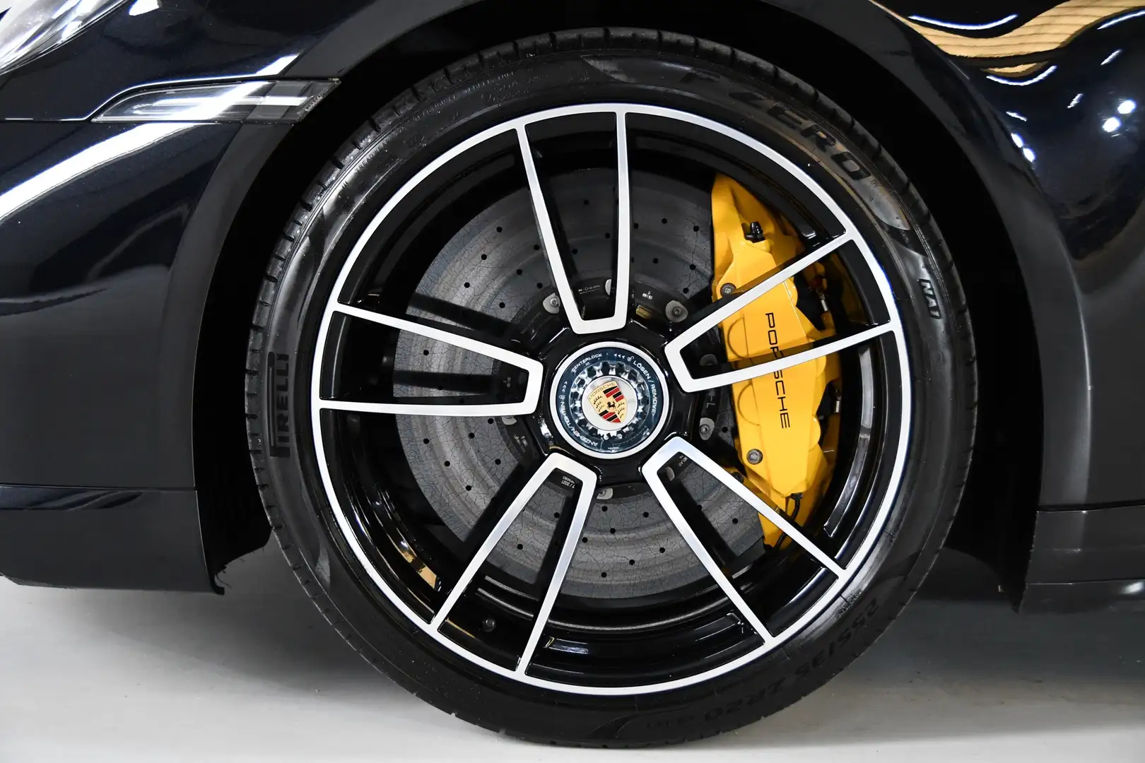 Porsche 992 992 3.8 Turbo S Keramisch, Burmester, Schuifkantel Noir - 2