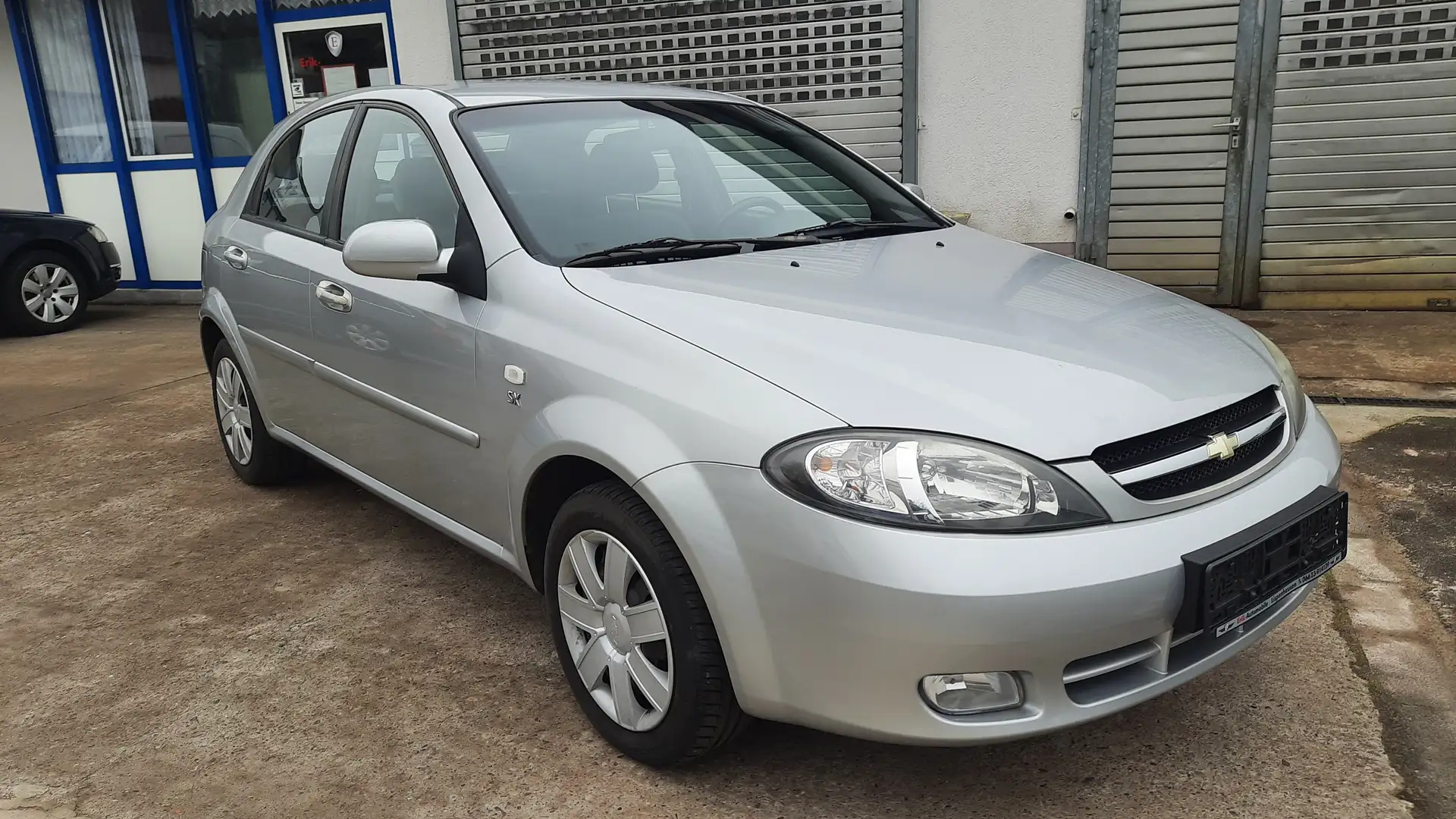 Chevrolet Lacetti 1.6 SX, ÖL+TÜV NEU, AHK, Klima,8 Fach bereif Grijs - 1